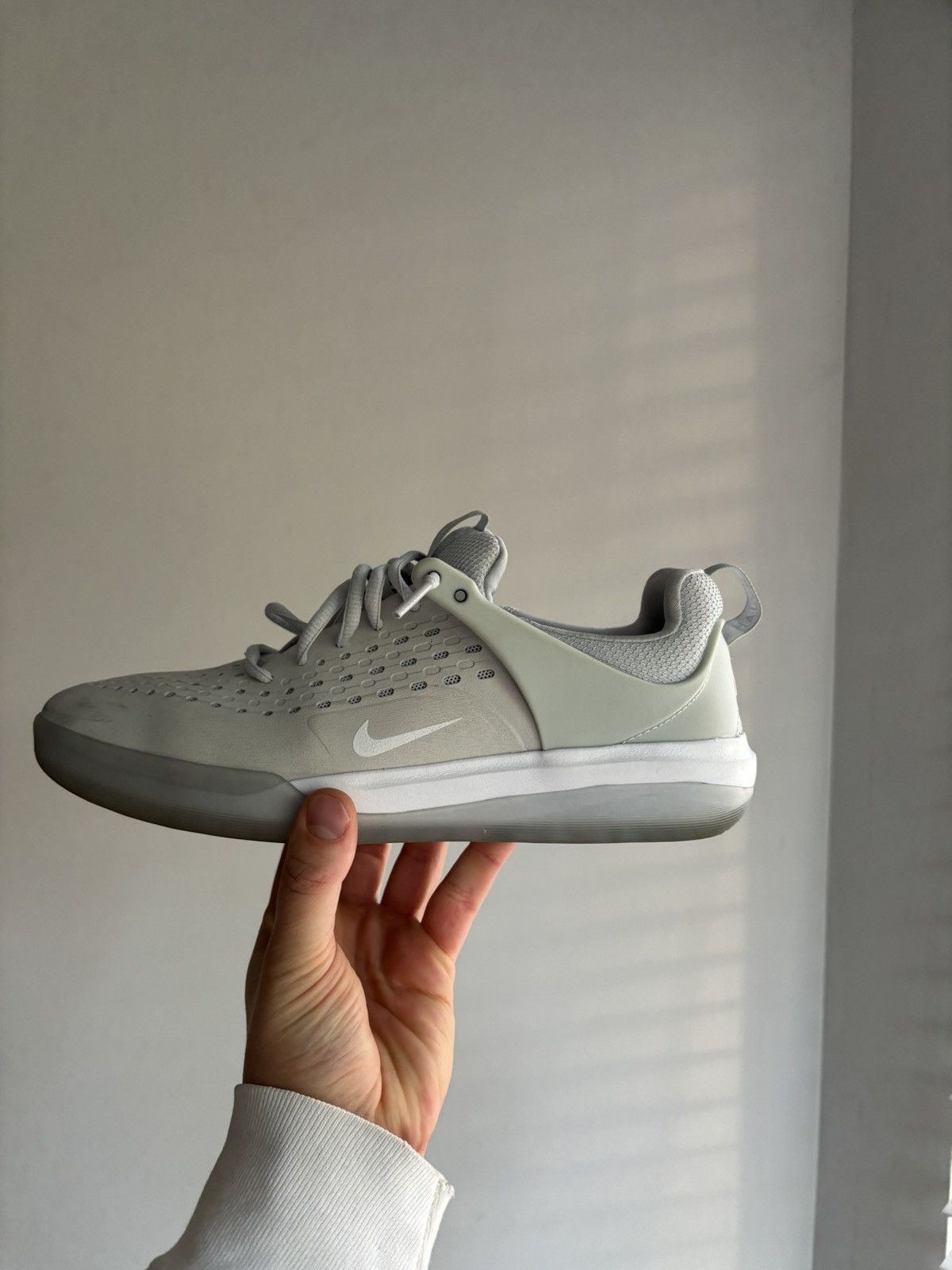Nike SB Zoom Nyjah Free 3 Pure Platinum White Skate Shoes