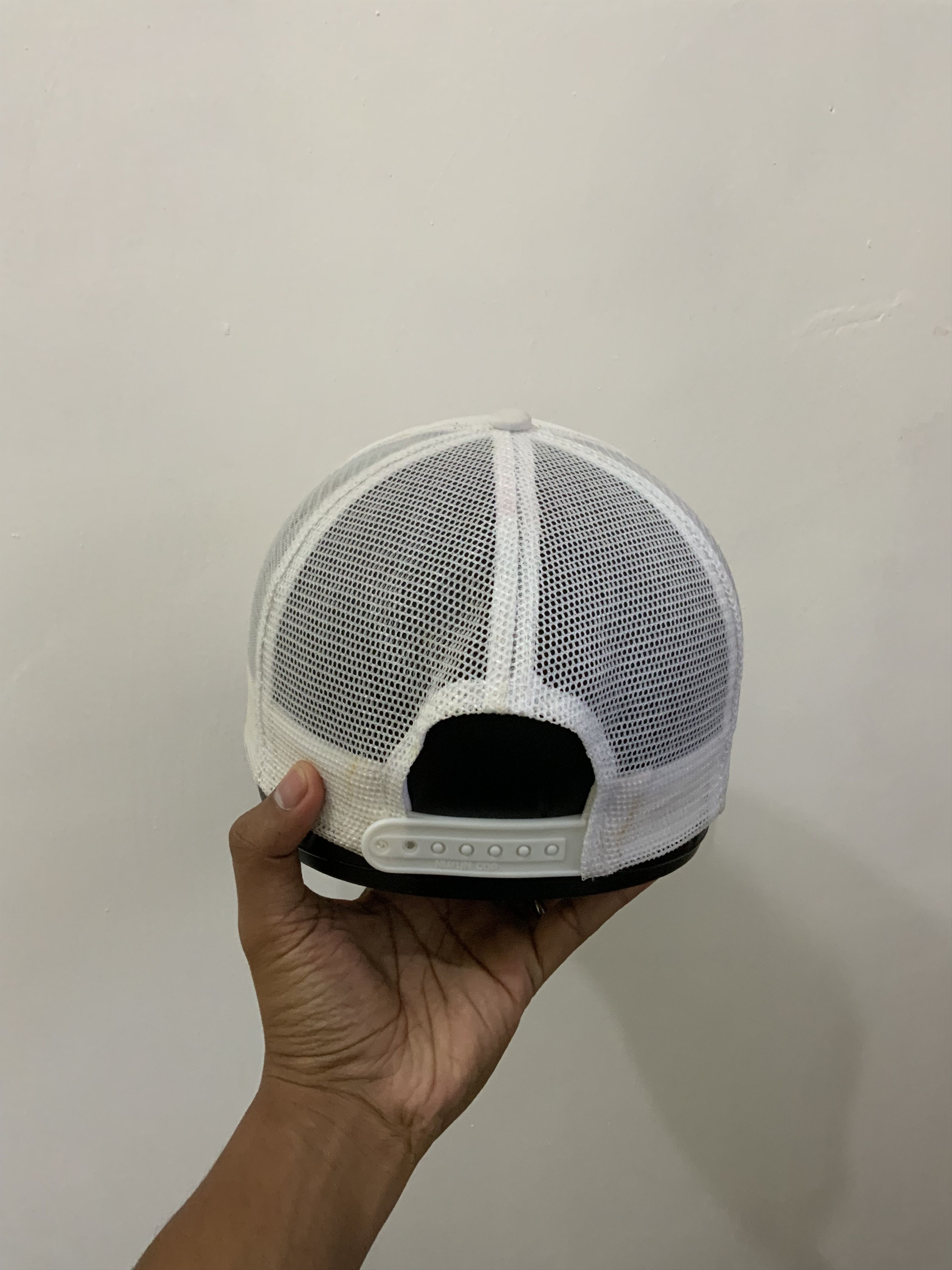 Rockstar Games Nissun White RockStar Drink Energy Trucker hat Size ONE SIZE - 7 Thumbnail
