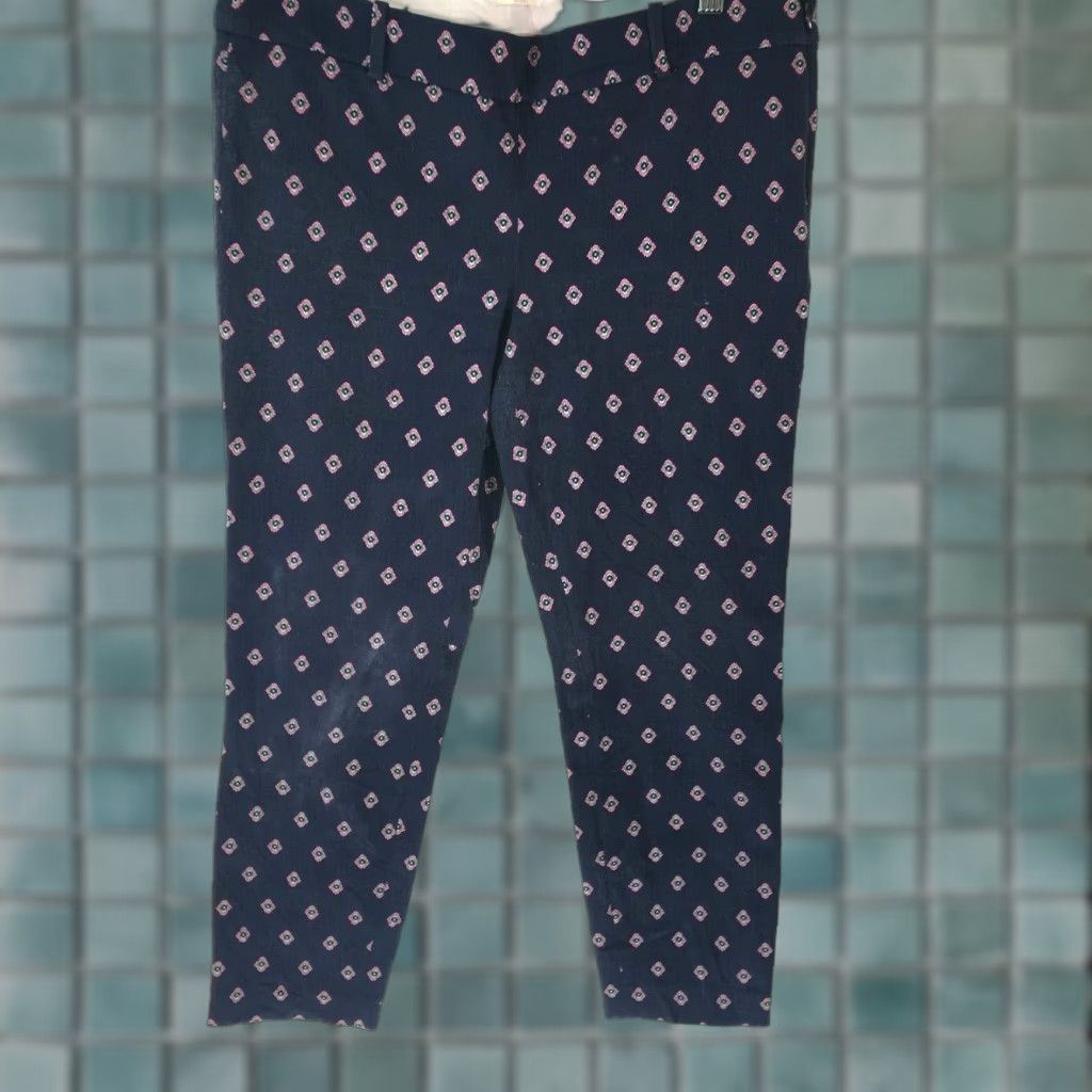 Vintage J Crew Capri Pants Women 8 Navy Floral Mid Rise Flat Front Casual Bottoms Size 34" / US 12 / IT 48 - 1 Thumbnail