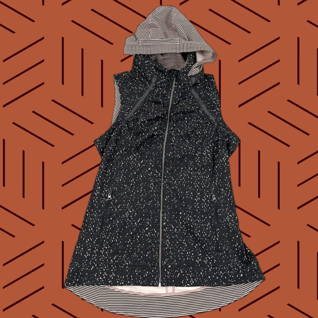 Lululemon Lululemon Go The Distance Hooded Vest Womens Size 6 Butterfly Texture Running Jacket Size M / US 6-8 / IT 42-44 - 1 Thumbnail