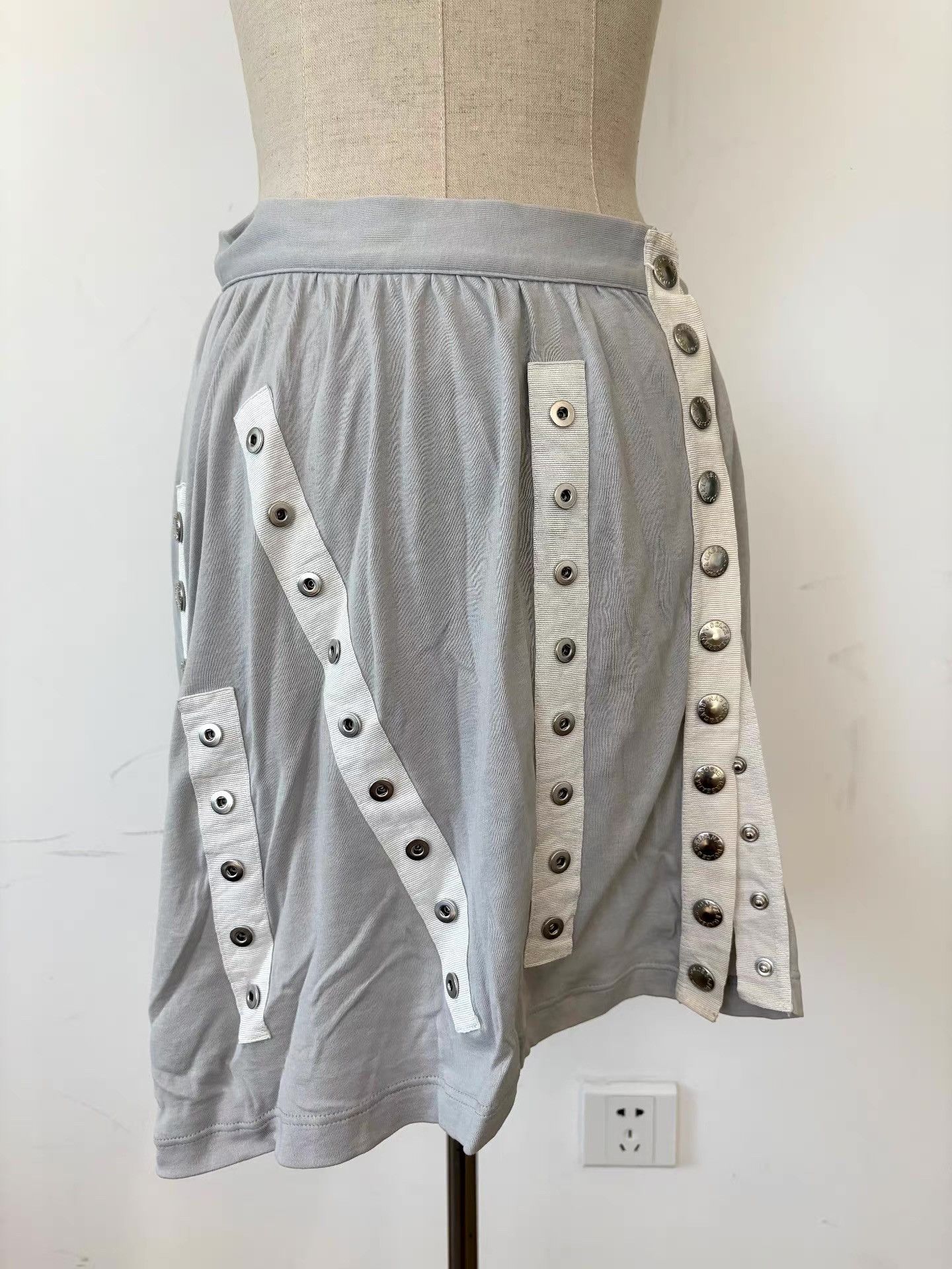 Dolce & Gabbana Dolce & Gabbana SS03 Snap Button Midi Skirt。 Ｑ21 Size 38" / US 16 / IT 52 - 1 Thumbnail