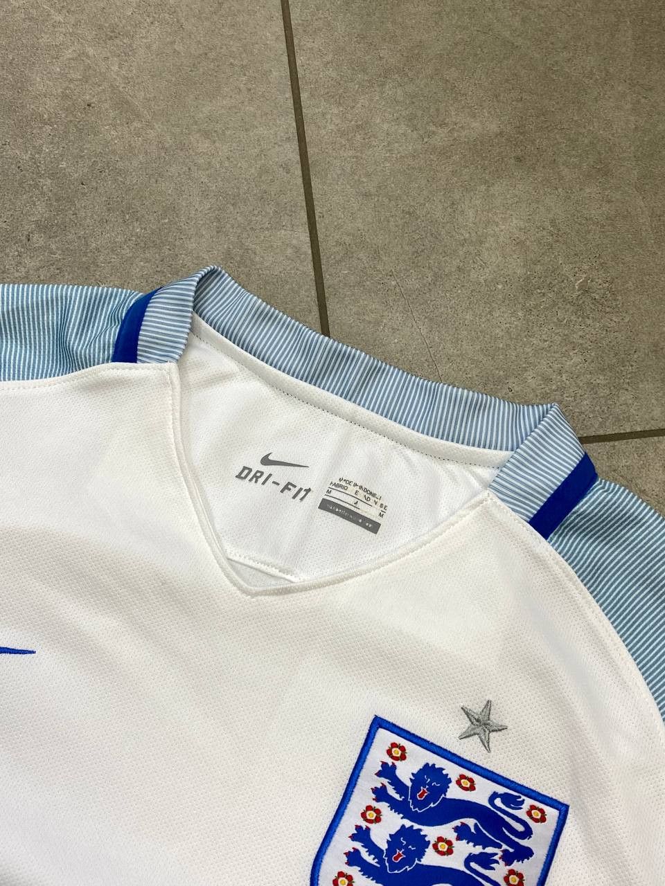 Nike Nike England National Team EURO 2016 Home Football Jersey Size US M / EU 48-50 / 2 - 14 Thumbnail