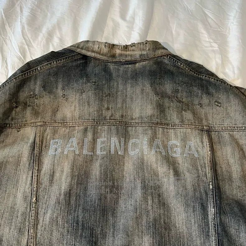 Balenciaga Balenciaga Distressed Crystal Logo Denim Jacket Size US M / EU 48-50 / 2 - 3 Thumbnail