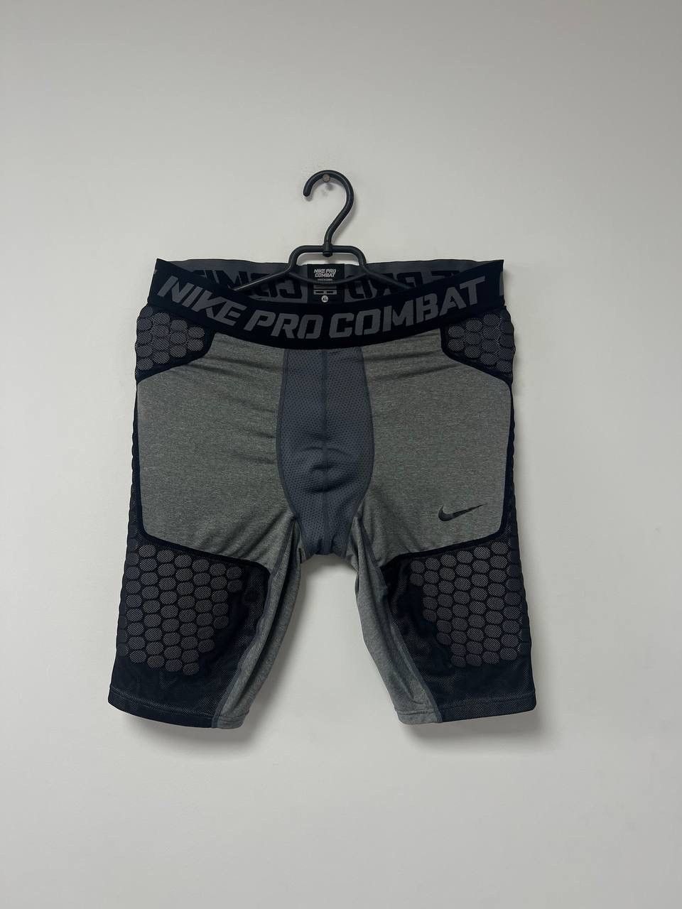 Nike Nike Pro Combat Rugby Shorts NFL Padded Athletic Mens sz XL Size US 44 / EU 60 - 2 Thumbnail