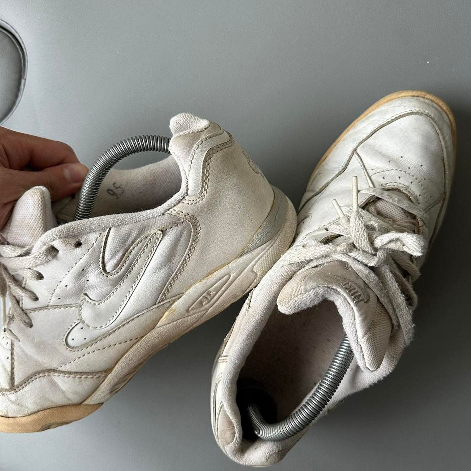 Nike Vintage 90s Nike Air White Grey Chunky Tennis Training Shoes Size US 9.5 / IT 39.5 - 7 Thumbnail