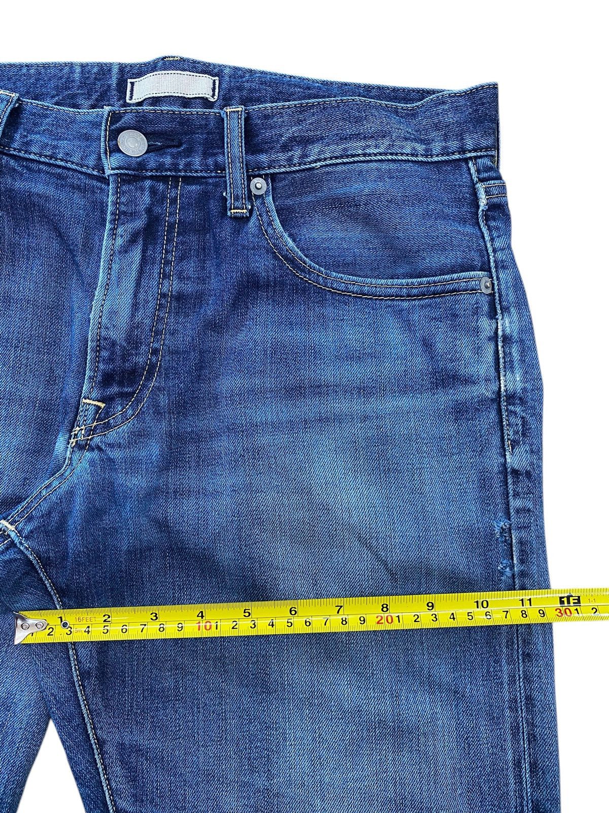 Uniqlo Uniqlo Blue Wash Whiskered Style Straight Leg Jeans Size US 32 / EU 48 - 6 Thumbnail