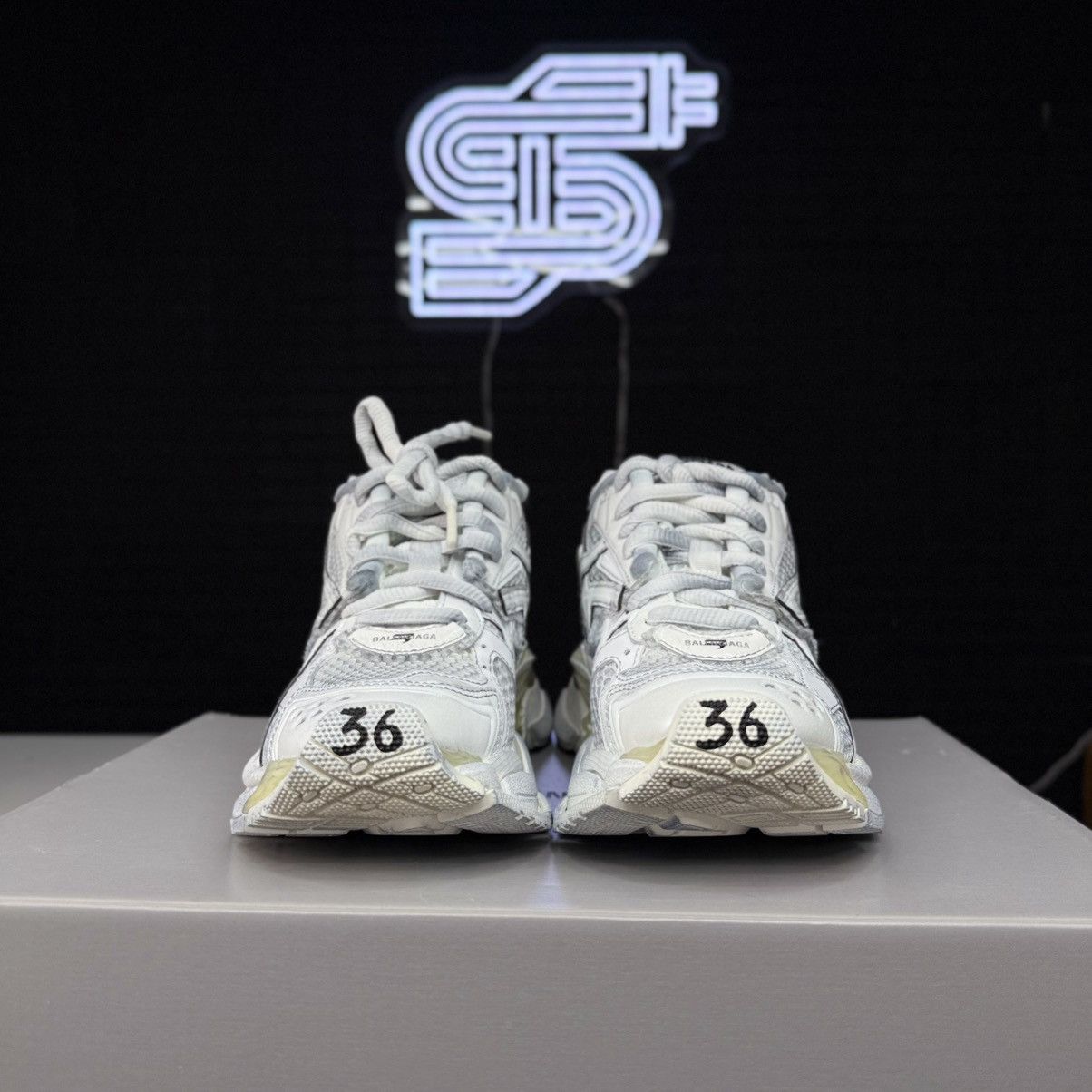Balenciaga Balenciaga Runner White/White Size US 6 / EU 39 - 6 Thumbnail