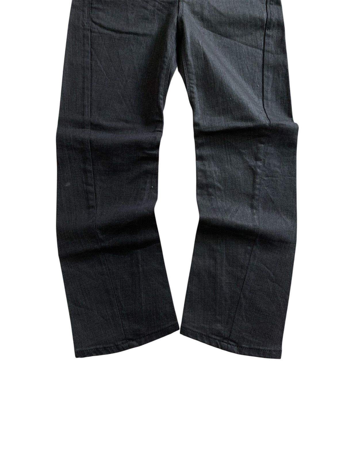 Levi's Vintage Clothing Vintage Levi’s Engineered 1999 Black Coated Jeans Size US 26 / EU 42 - 9 Thumbnail