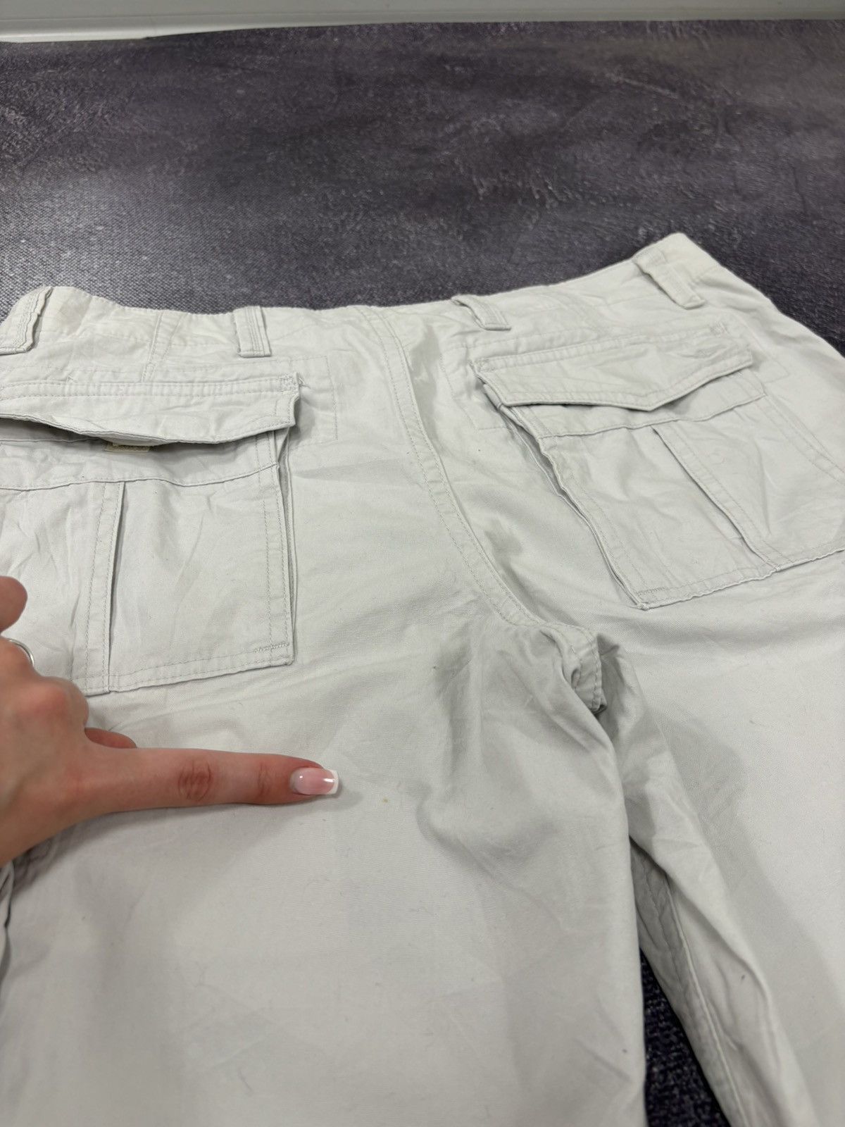 Dockers Vintage Dockers Y2K Men’s Silver Gray Utility Cargo Shorts Size US 33 - 13 Thumbnail