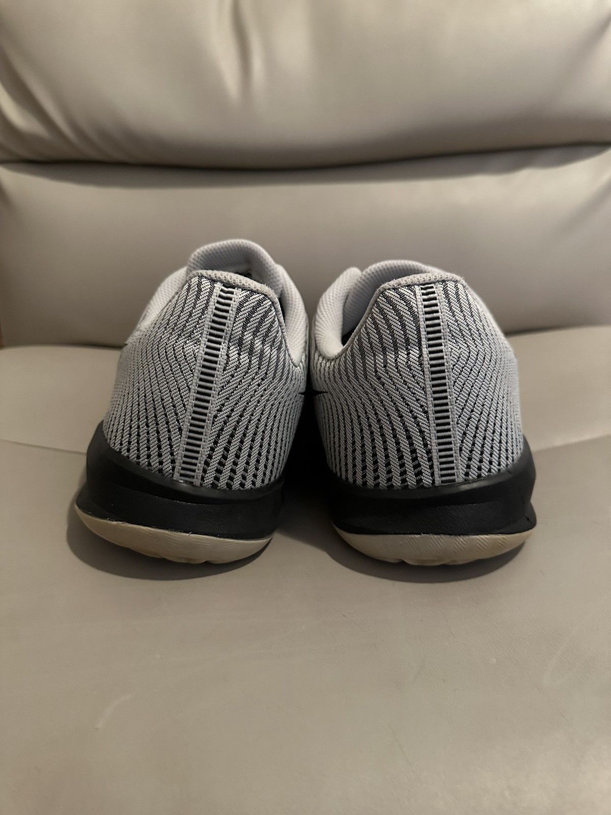Nike “Wolf Grey” Nike Kobe Bryant KB Mentality 2 Size US 14 / EU 47 - 4 Thumbnail