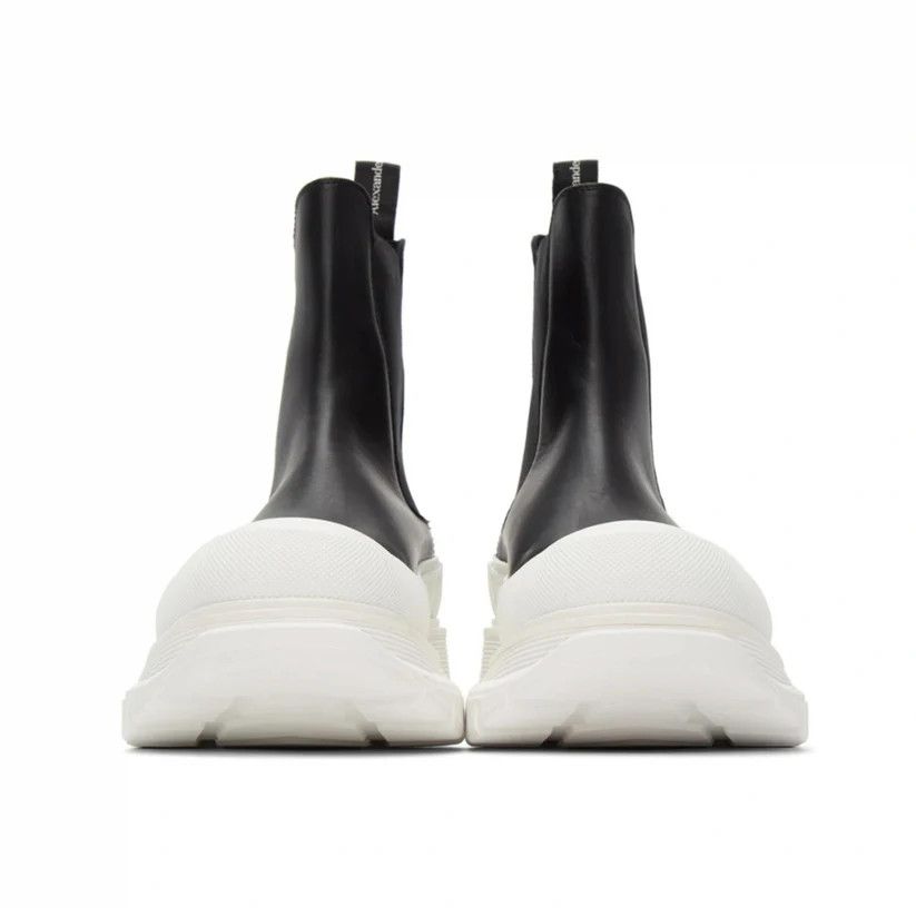 o1y1024 Ankle Boots in Black & White