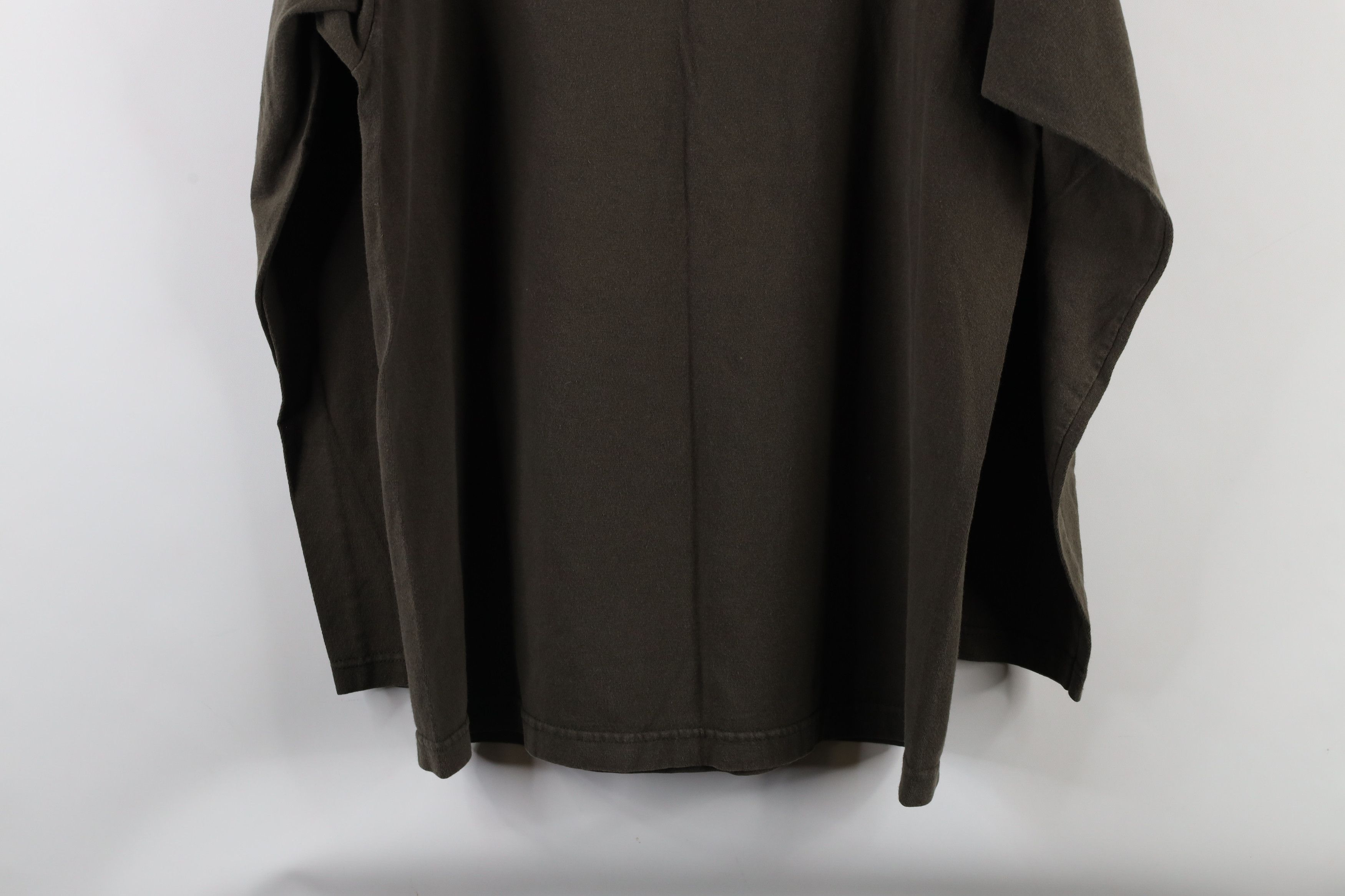 Levi's × Vintage Vintage Y2K 2000 Levis Out Star Long Sleeve T-Shirt USA Size US M / EU 48-50 / 2 - 12 Thumbnail