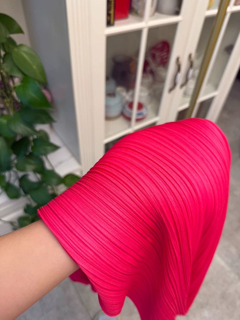 Issey Miyake Issey Miyake size:3 Red pleated trousers Size 31" - 8 Thumbnail