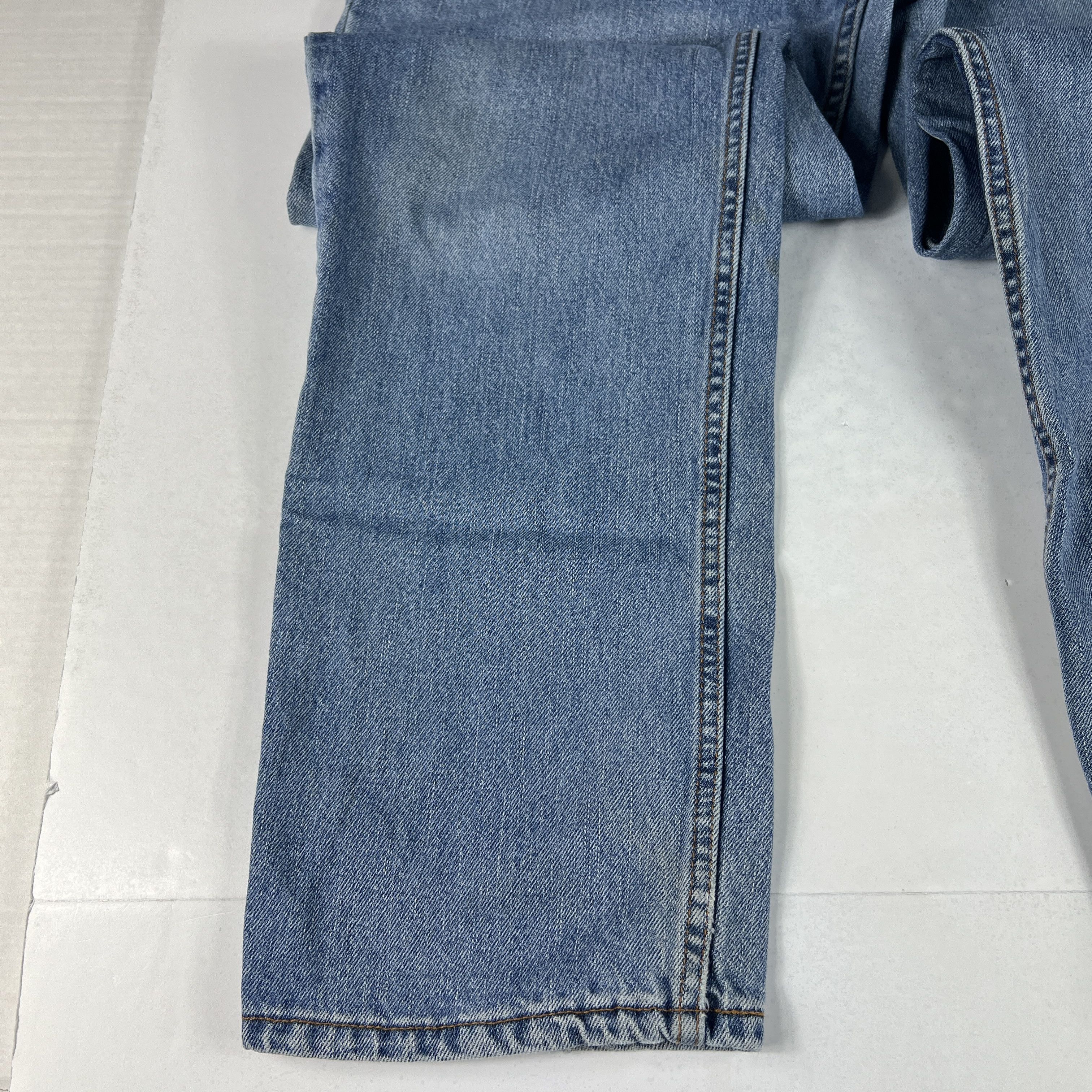 Levi's Y2K Levi's Jeans 550 Relaxed Fit Blue Faded Cotton Denim Size US 33 - 8 Thumbnail