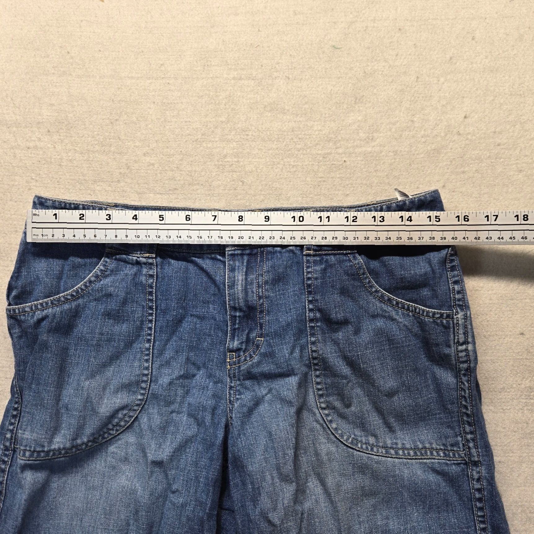 Tommy Hilfiger Tommy Hilfiger Jean Shorts Blue Denim Adult Women's Size 6 Size 28" / US 6 / IT 42 - 4 Thumbnail