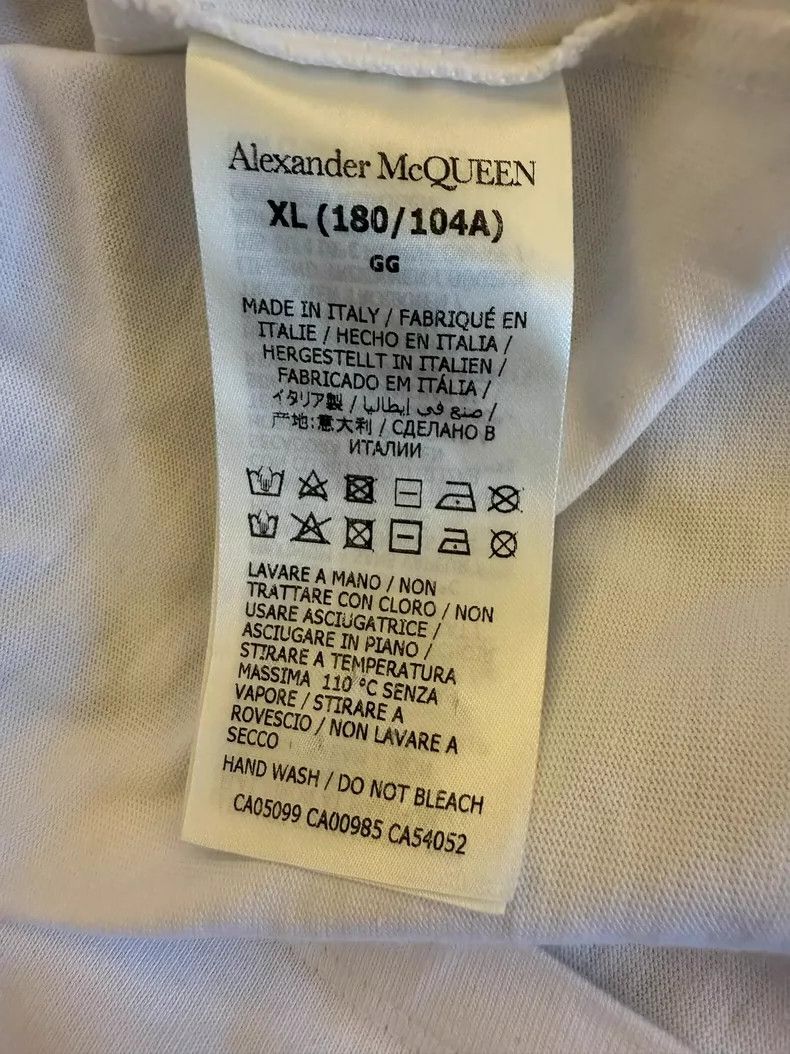 Alexander McQueen Alexander McQUEEN T-shirt, size XL, made in Italy. With a c Size US XL / EU 56 / 4 - 3 Thumbnail