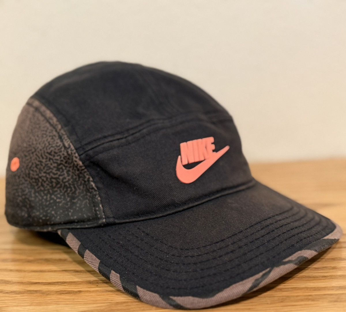 Nike Vintage Nike AW84 Animal 5 Panel Hat Size ONE SIZE - 1 Thumbnail