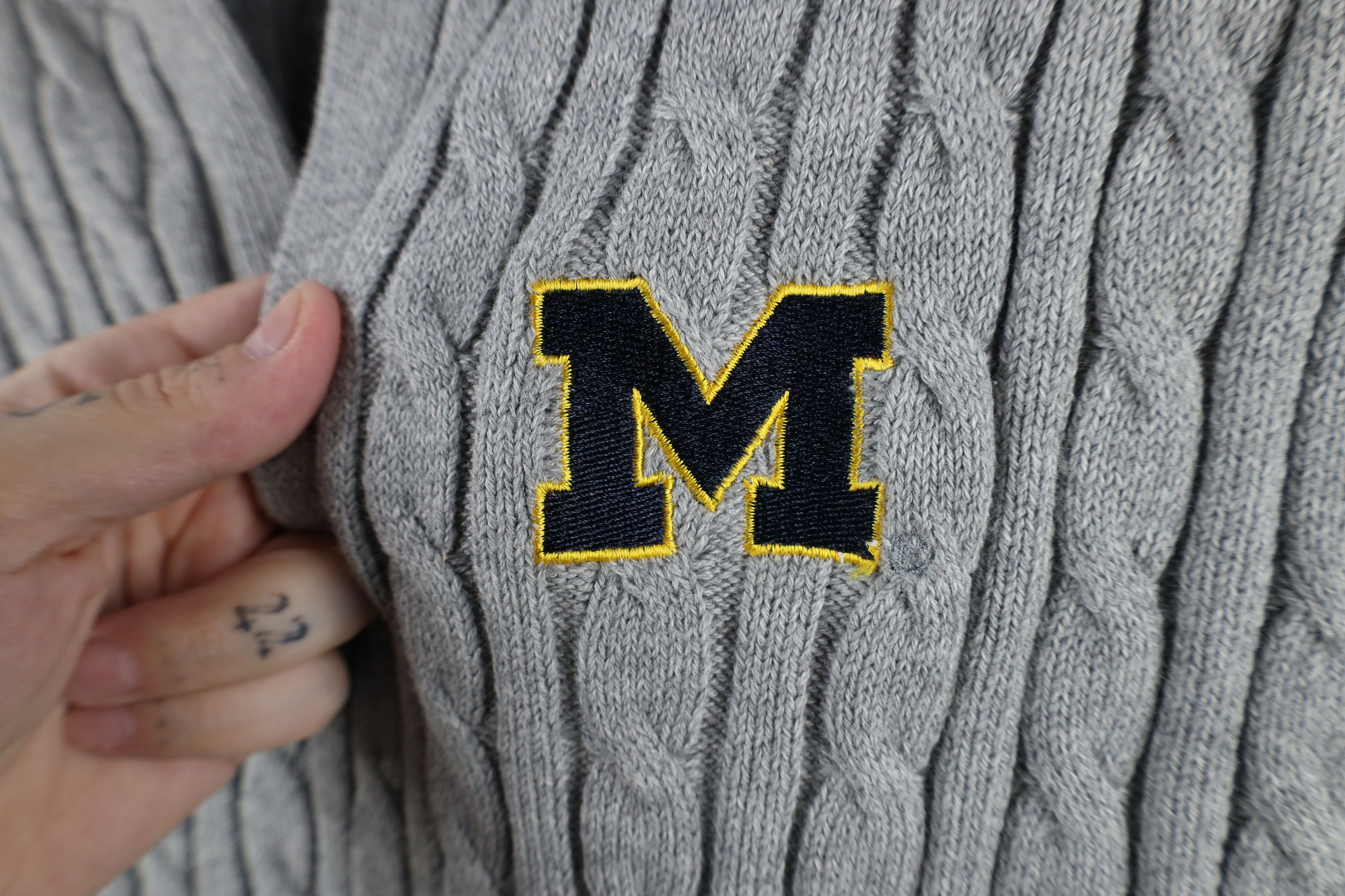 Vintage Deadstock Vintage of Michigan Block M Cable Knit Sweater Size XL / US 12-14 / IT 48-50 - 7 Thumbnail