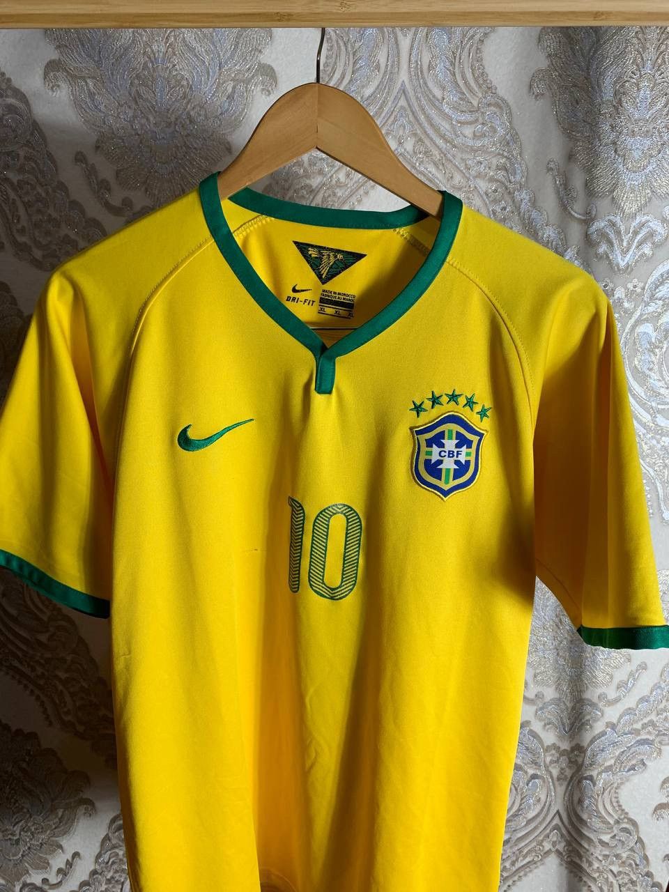 Vintage VERY RARE NIKE BRAZIL RETRO SOCCER JERSEY BLOKECORE Y2K 90s Size US XL / EU 56 / 4 - 2 Thumbnail