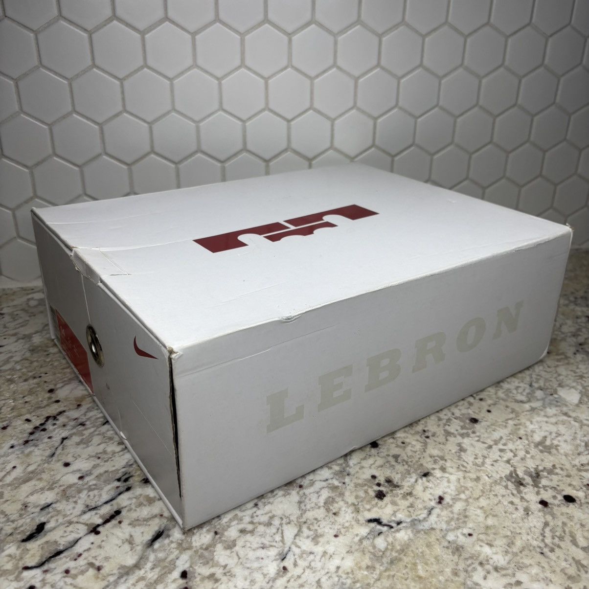 Nike Size 14 - Nike LeBron 9 Miami Heat Home Very Clean OG Box Size US 14 / EU 47 - 20 Thumbnail