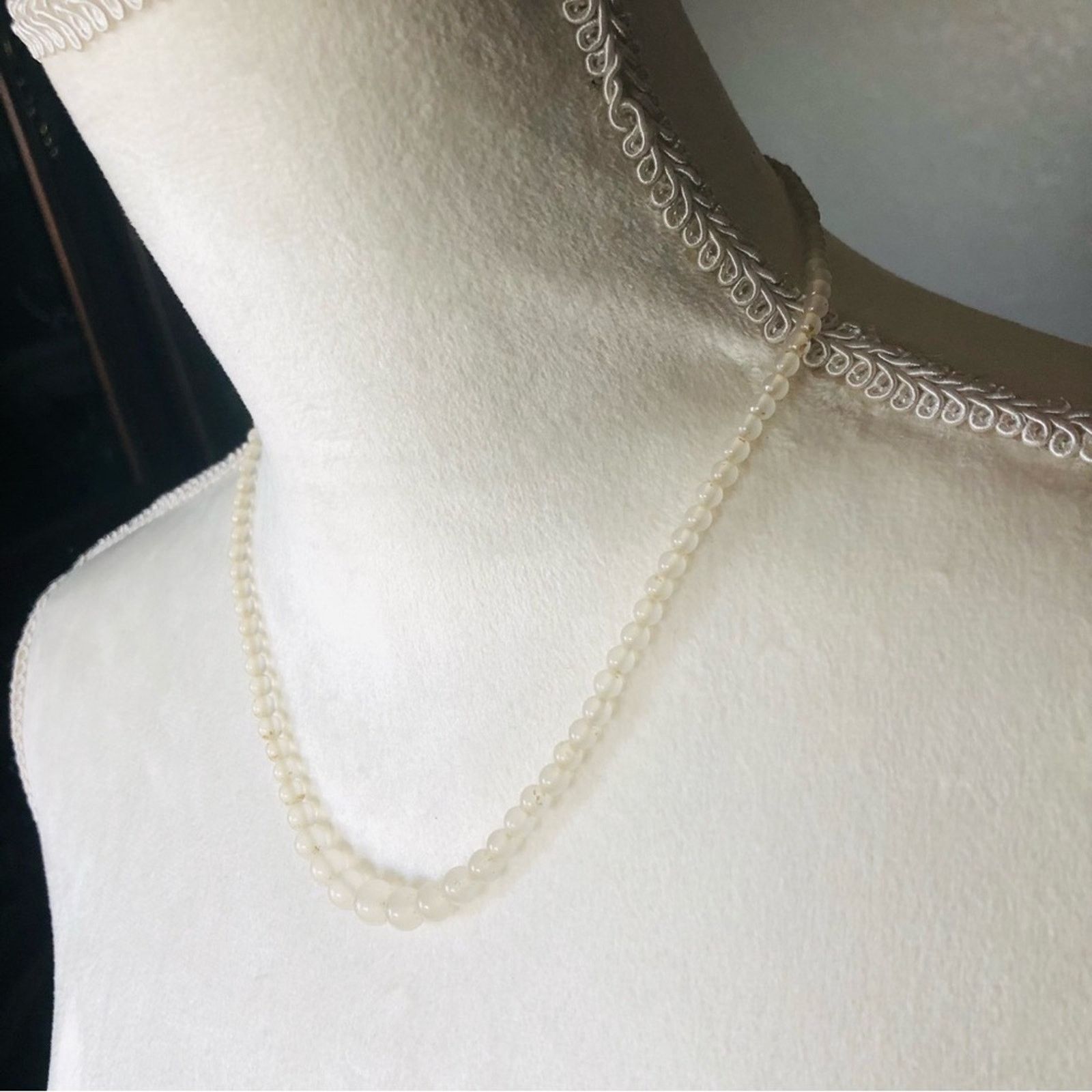 Vintage Vintage mid century opalescent glass wedding bead necklace Size ONE SIZE - 6 Thumbnail