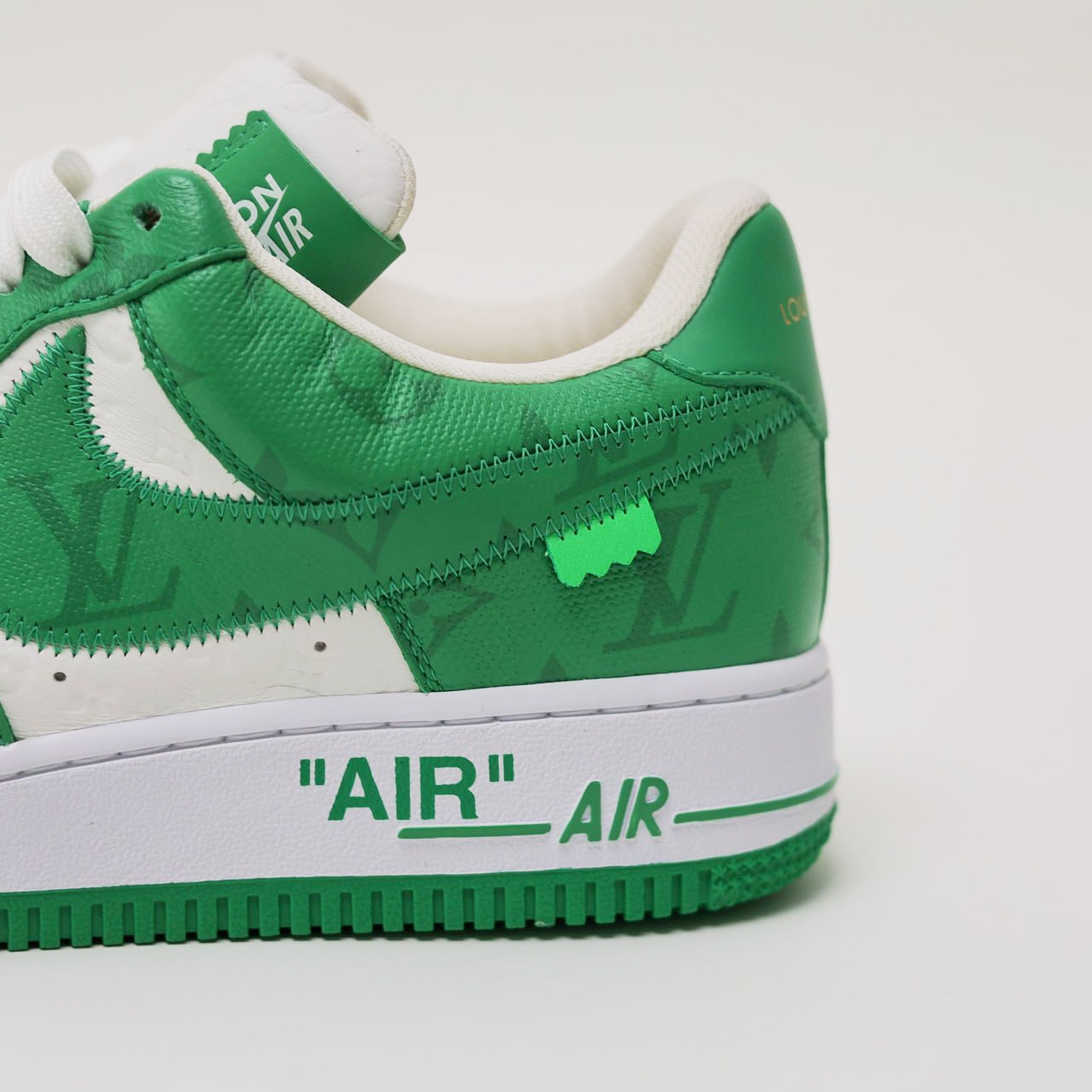 Louis Vuitton LOUIS VUITTON X NIKE AIR FORCE 1 GREEN Size US 8 / EU 41 - 10 Thumbnail