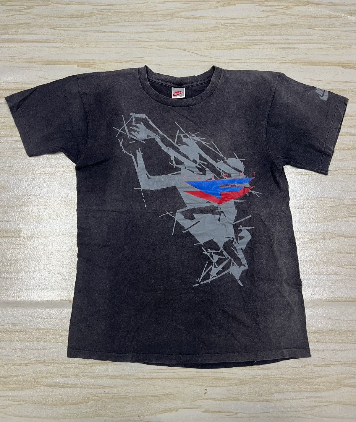 Nike 90s Nike Flight Sun Faded T-shirt Size US L / EU 52-54 / 3 - 1 Thumbnail