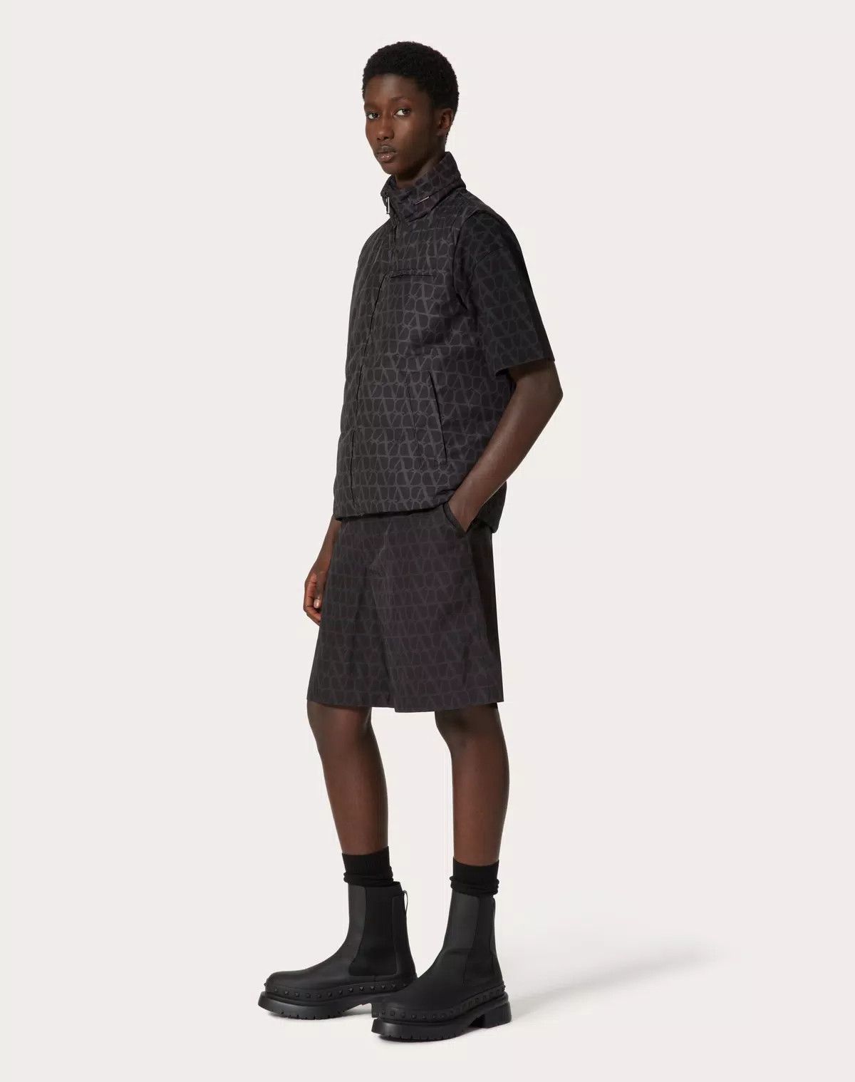 oc11z0725 Nylon Bermuda Shorts in Black