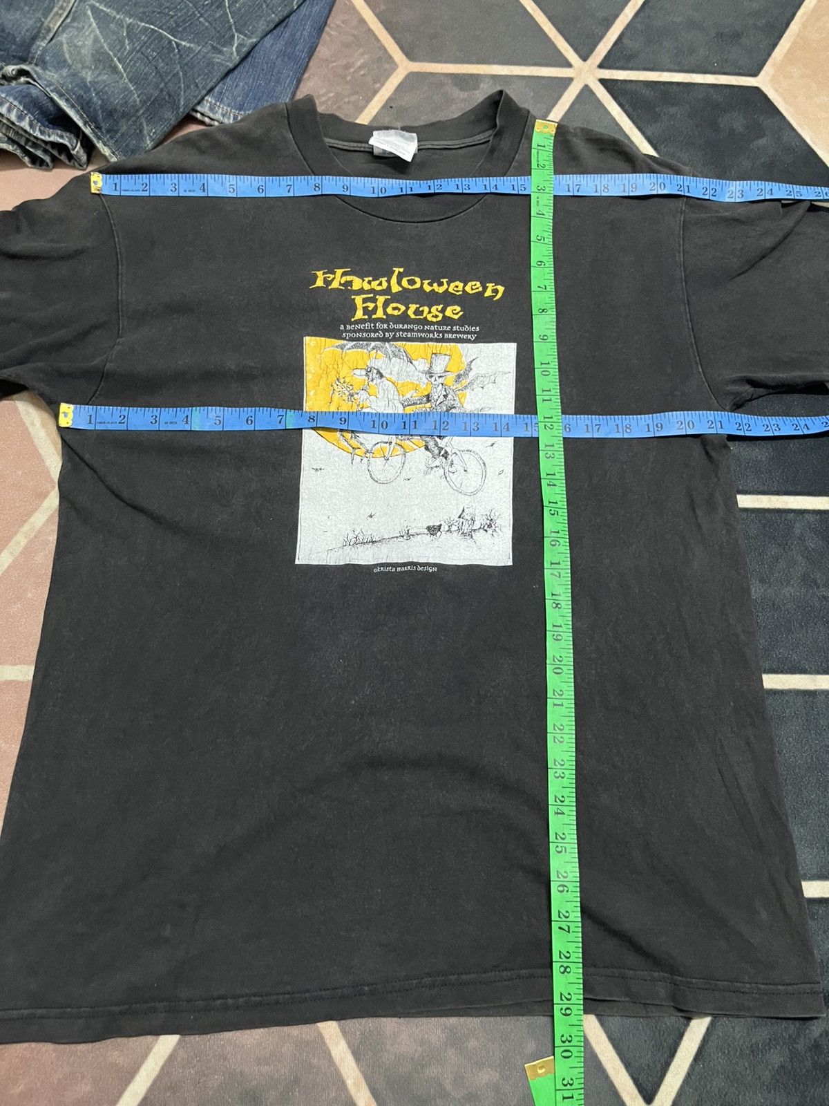 Vintage 💥Sunfaded Howloween House Krista Harris Design Horror Tee Size US L / EU 52-54 / 3 - 10 Thumbnail