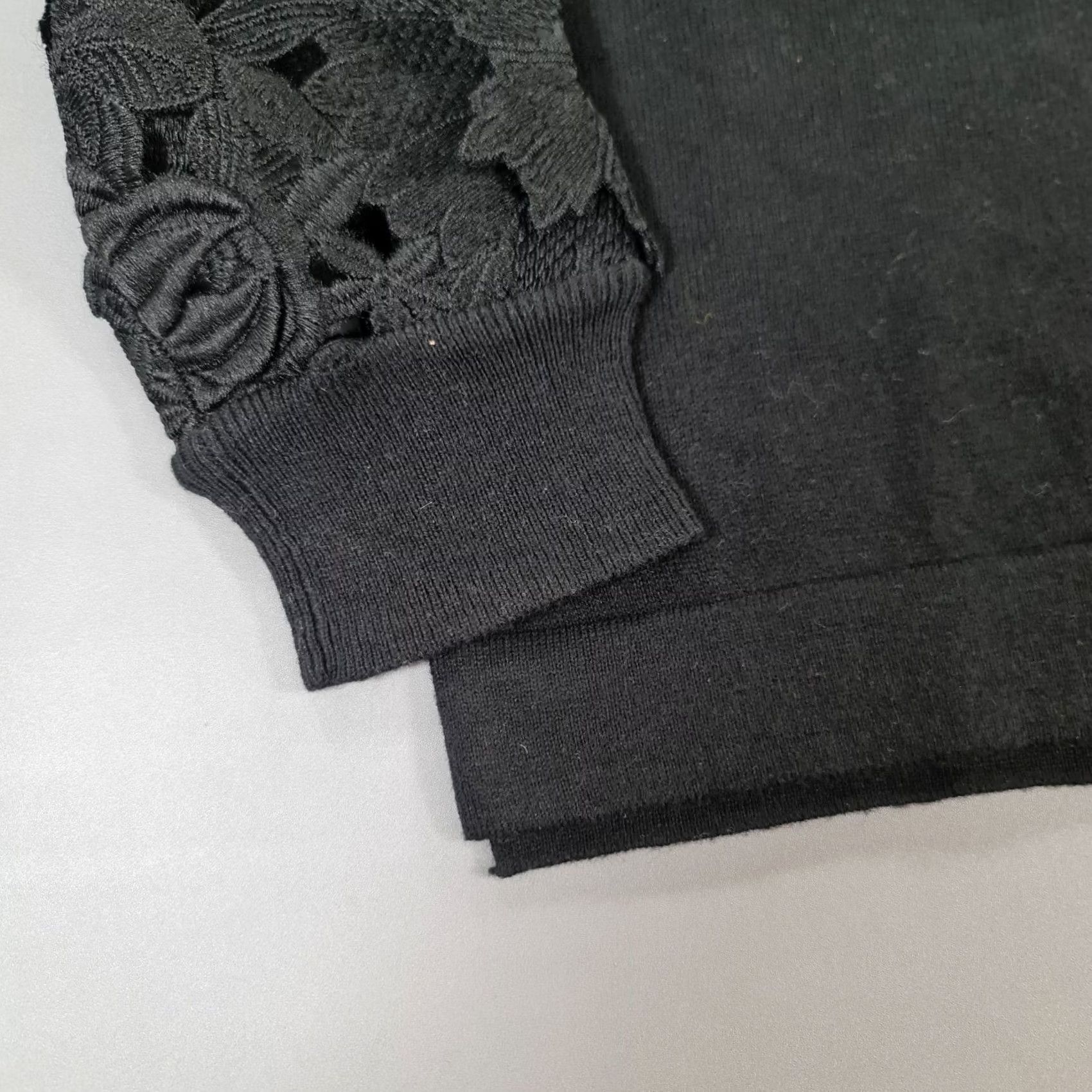 French Connection French Connection Jumper Womens Black XS V Neck Cotton Blend Lace Floral Sleeves Size XS / US 0-2 / IT 36-38 - 4 Thumbnail