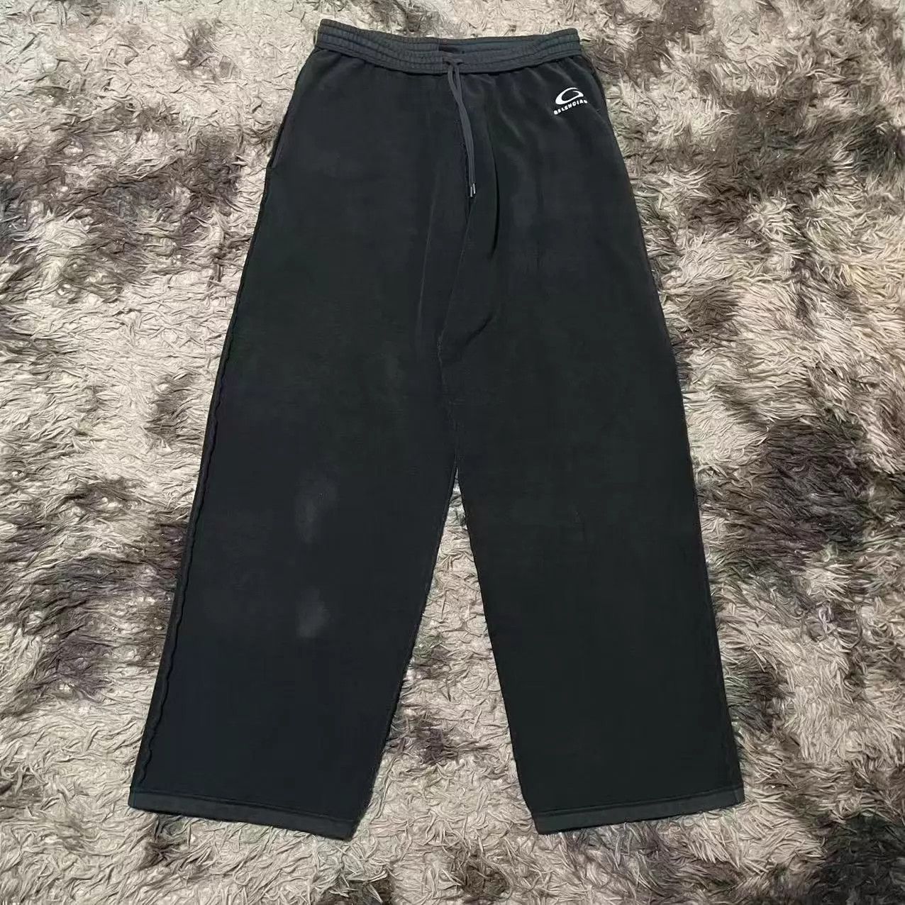Balenciaga Balenciaga FW24 Embroidered Logo Wide Knit Sweatpant Black Size US 34 / EU 50 - 1 Thumbnail
