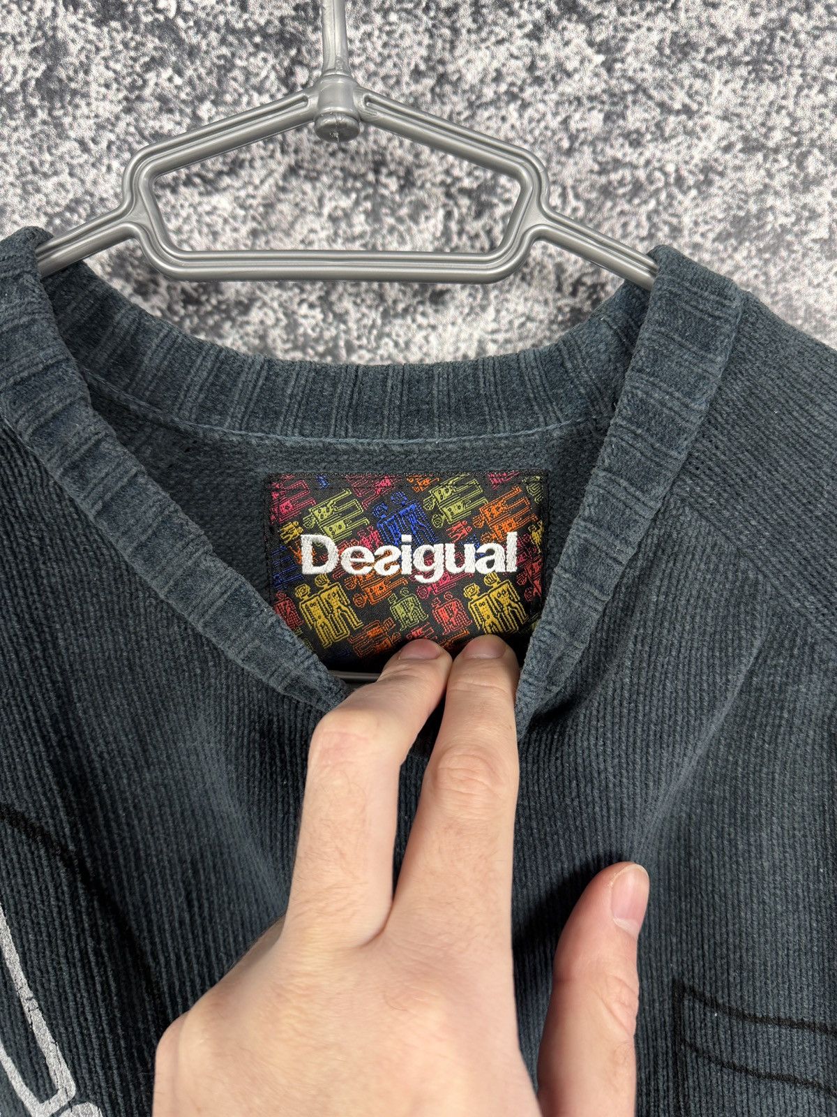 Desigual Desigual Graffiti Print Sweatshirt Gradient Streetwear Sz L Size US L / EU 52-54 / 3 - 7 Thumbnail