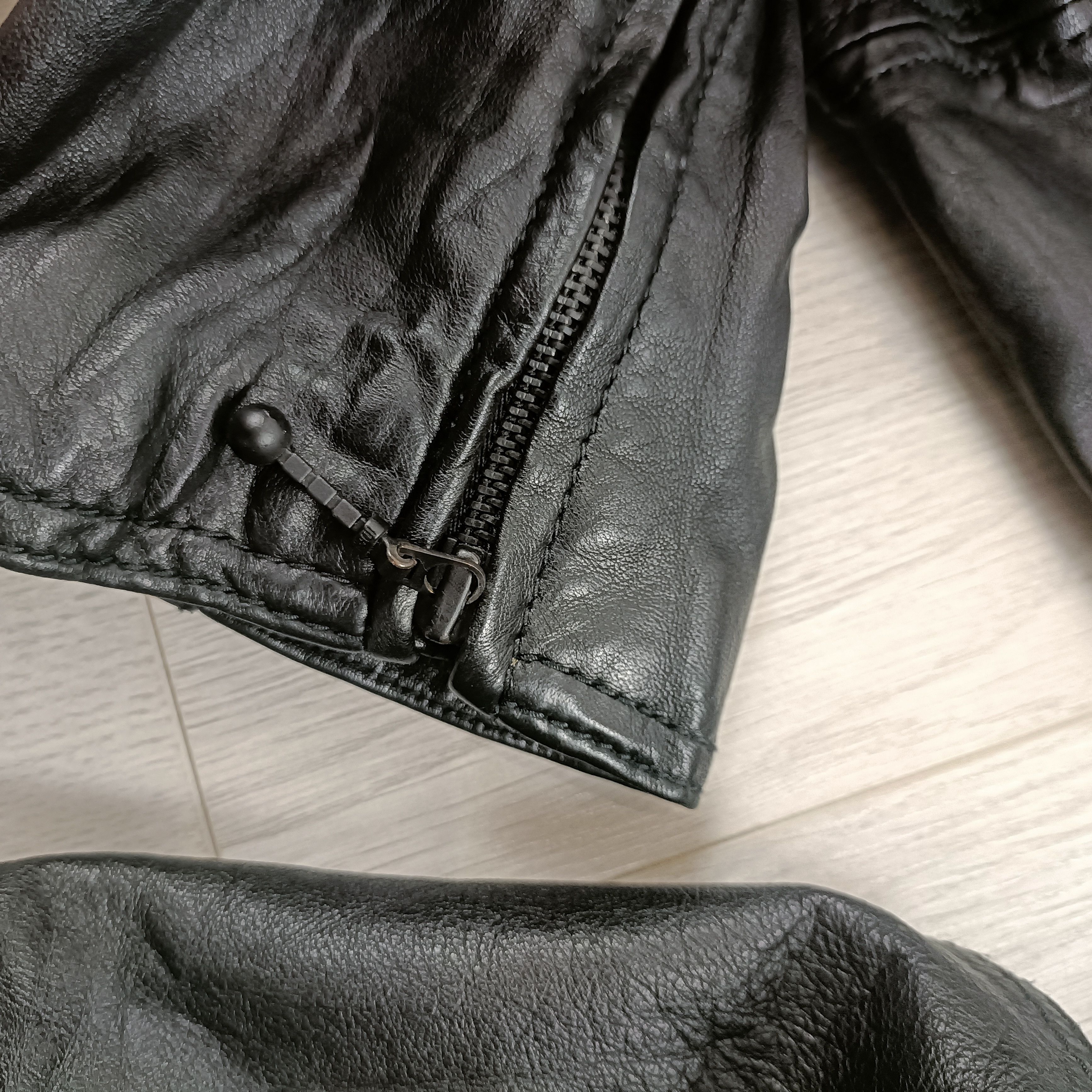 Levi's Men's Black Leather Jacket ! Size US M / EU 48-50 / 2 - 7 Thumbnail