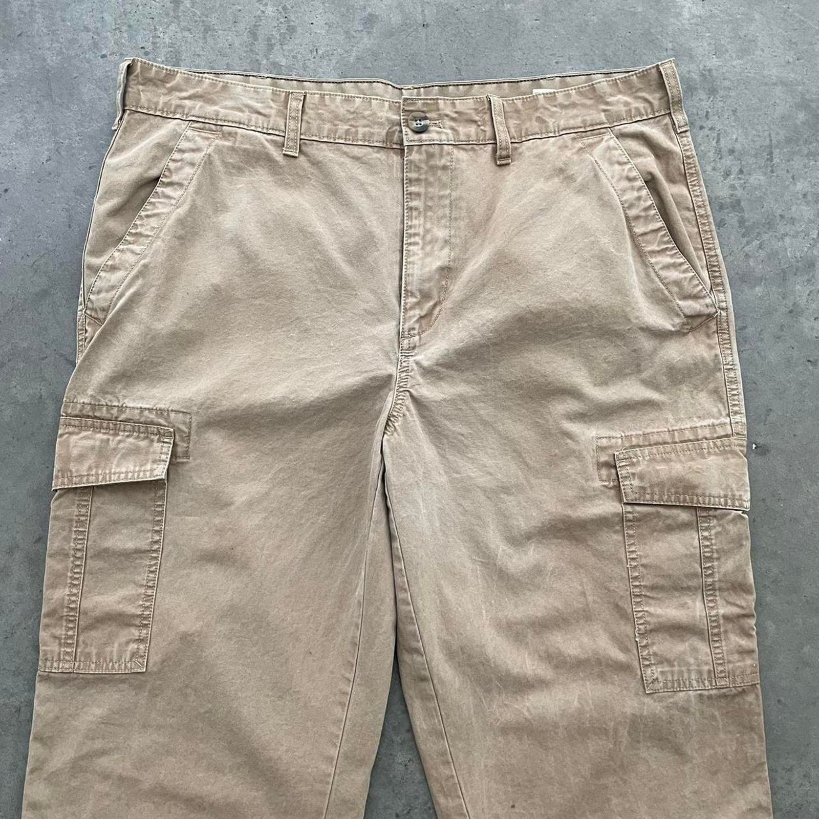 Eddie Bauer Eddie Bauer Khaki Cargo Pants Size US 38 / EU 54 - 2 Thumbnail