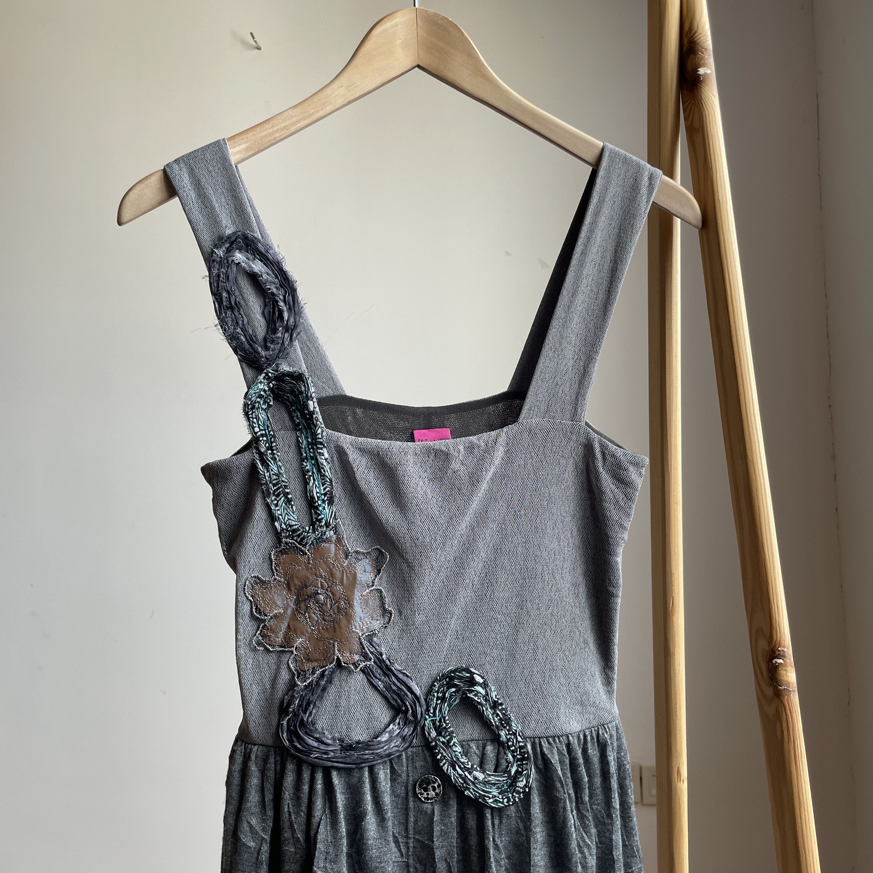 Other Save the Queen Mesh Jersey Floral Applique Midi Dress Size XL / US 12-14 / IT 48-50 - 4 Thumbnail