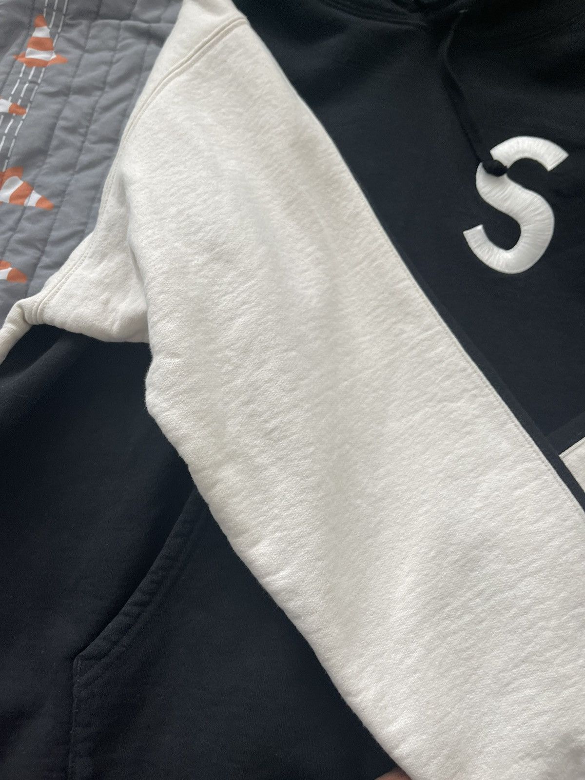 Supreme Supreme S Logo Split Hooded Sweatshirt ‘Black’ M Size US M / EU 48-50 / 2 - 2 Thumbnail