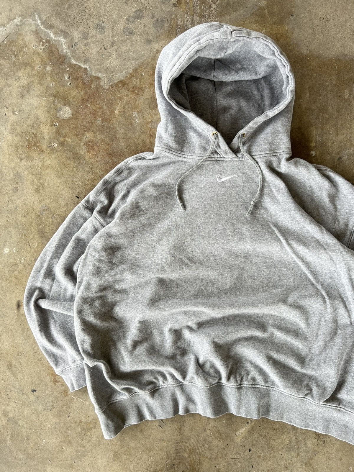 Nike Vintage Nike White Tag Center Swoosh Sweatshirt Hoodie Size US XXL / EU 58 / 5 - 2 Thumbnail