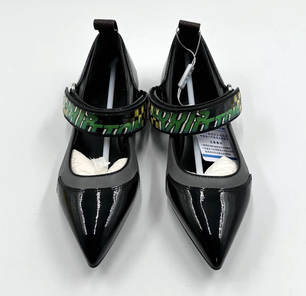 Louis Vuitton Louis Vuitton Velcro Pointed Toe Patent Leather Flats K12 Size US 5 / IT 35 - 2 Thumbnail