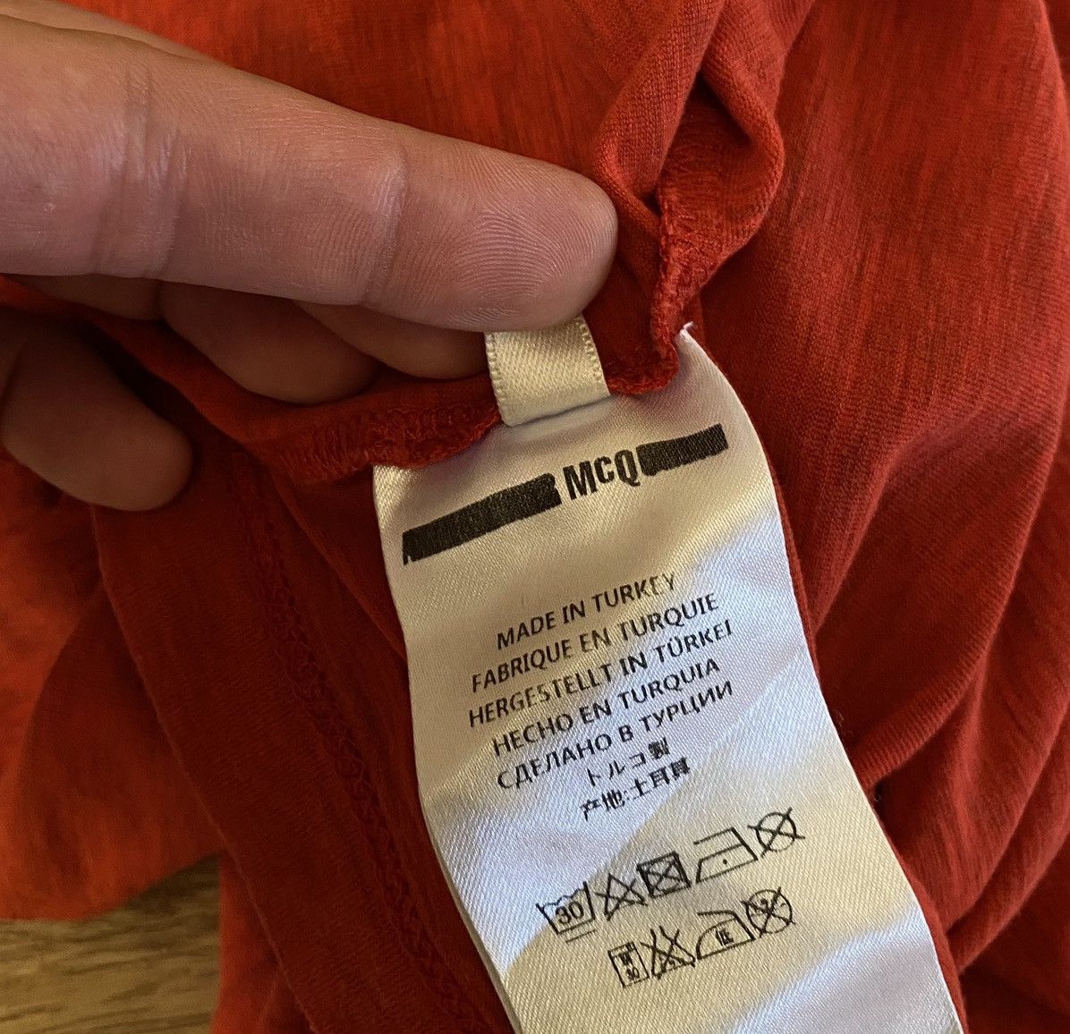 Alexander McQueen Alexander McQueen T Shirt x Luxury Size US S / EU 44-46 / 1 - 6 Thumbnail