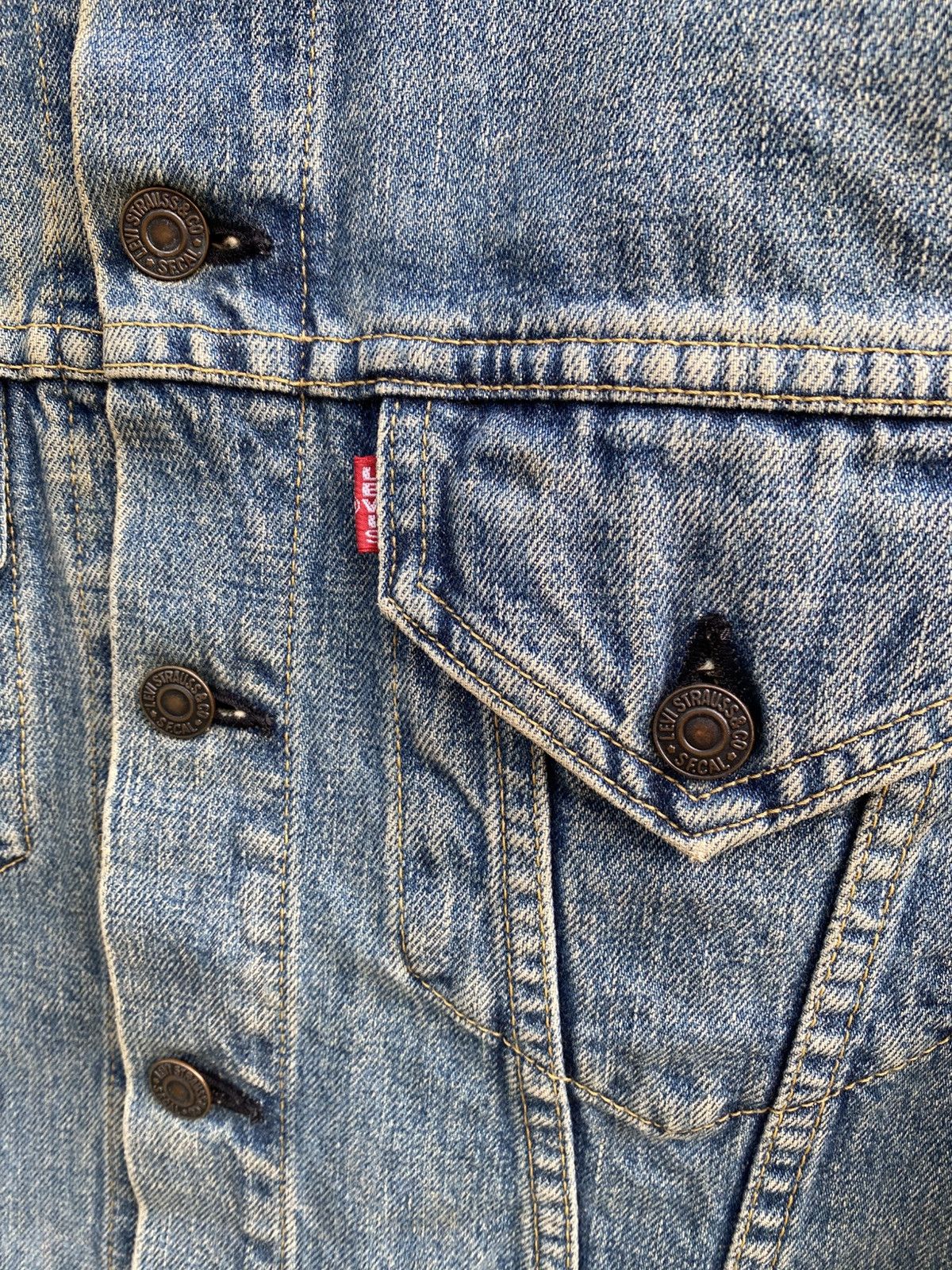 Levi's × Levi's Vintage Clothing × Vintage size 36 vintage levi's 557 big E trucker denime jacket Size US S / EU 44-46 / 1 - 4 Thumbnail