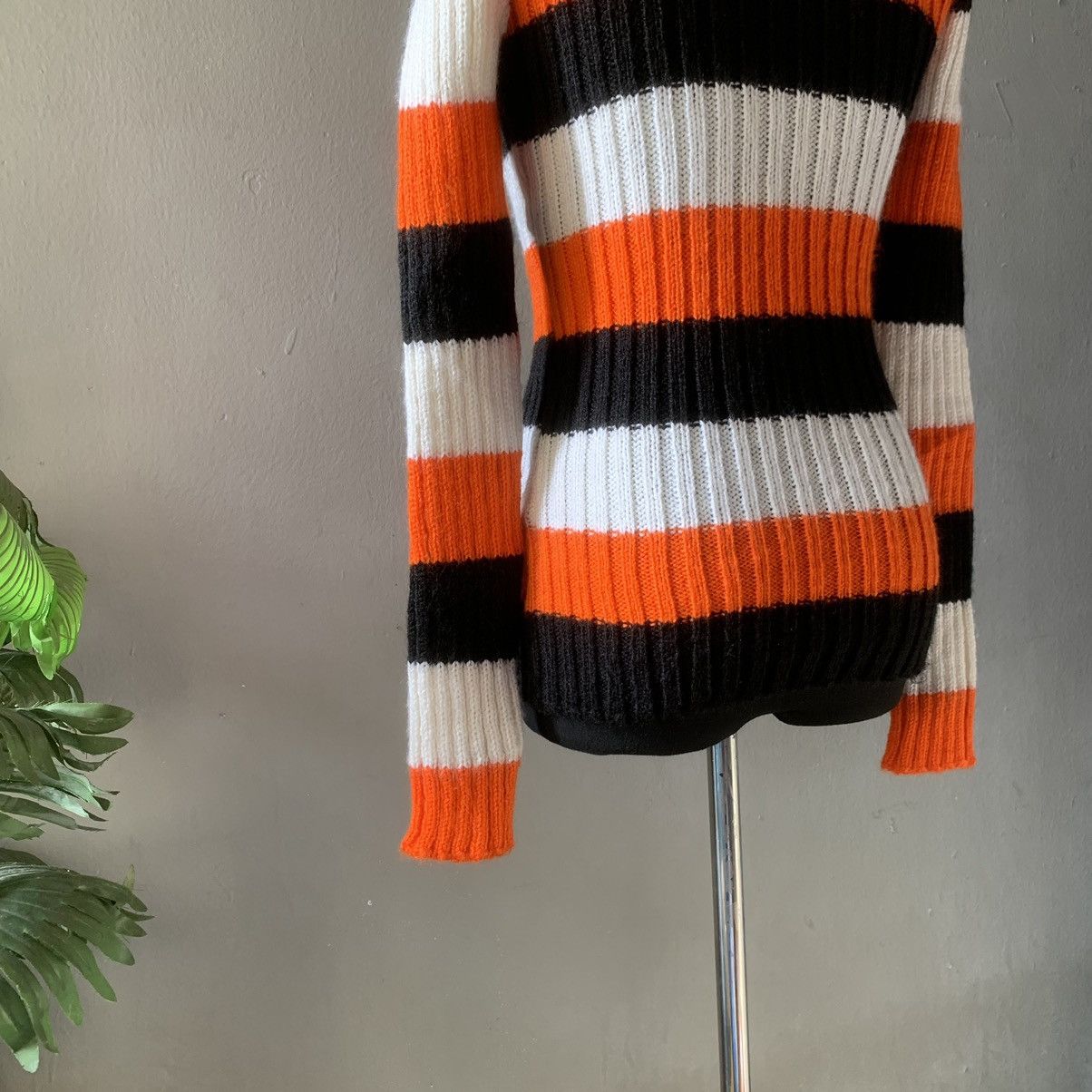 Courreges Rare Vintage 1970s Courreges Paris Stretchy Jumper Size XS / US 0-2 / IT 36-38 - 5 Thumbnail