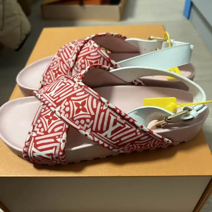 Louis Vuitton Louis Vuitton Bom Dia Crafty Flat Sandals -2508 Size US 6 / IT 36 - 1 Thumbnail