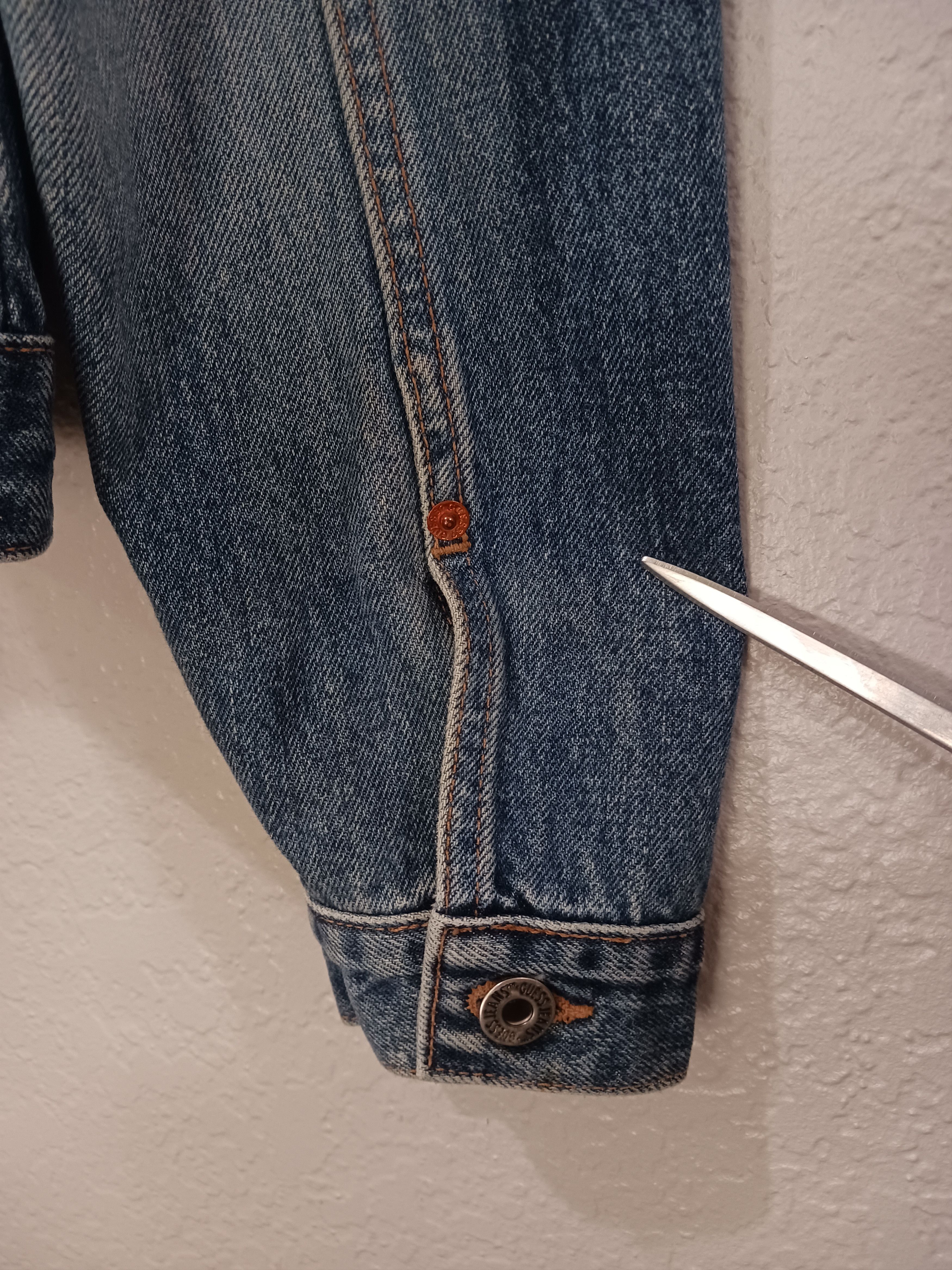 Guess Guess Vintage 2000s Button Front Denim Trucker Jean Jacket Size L / US 10 / IT 46 - 12 Thumbnail