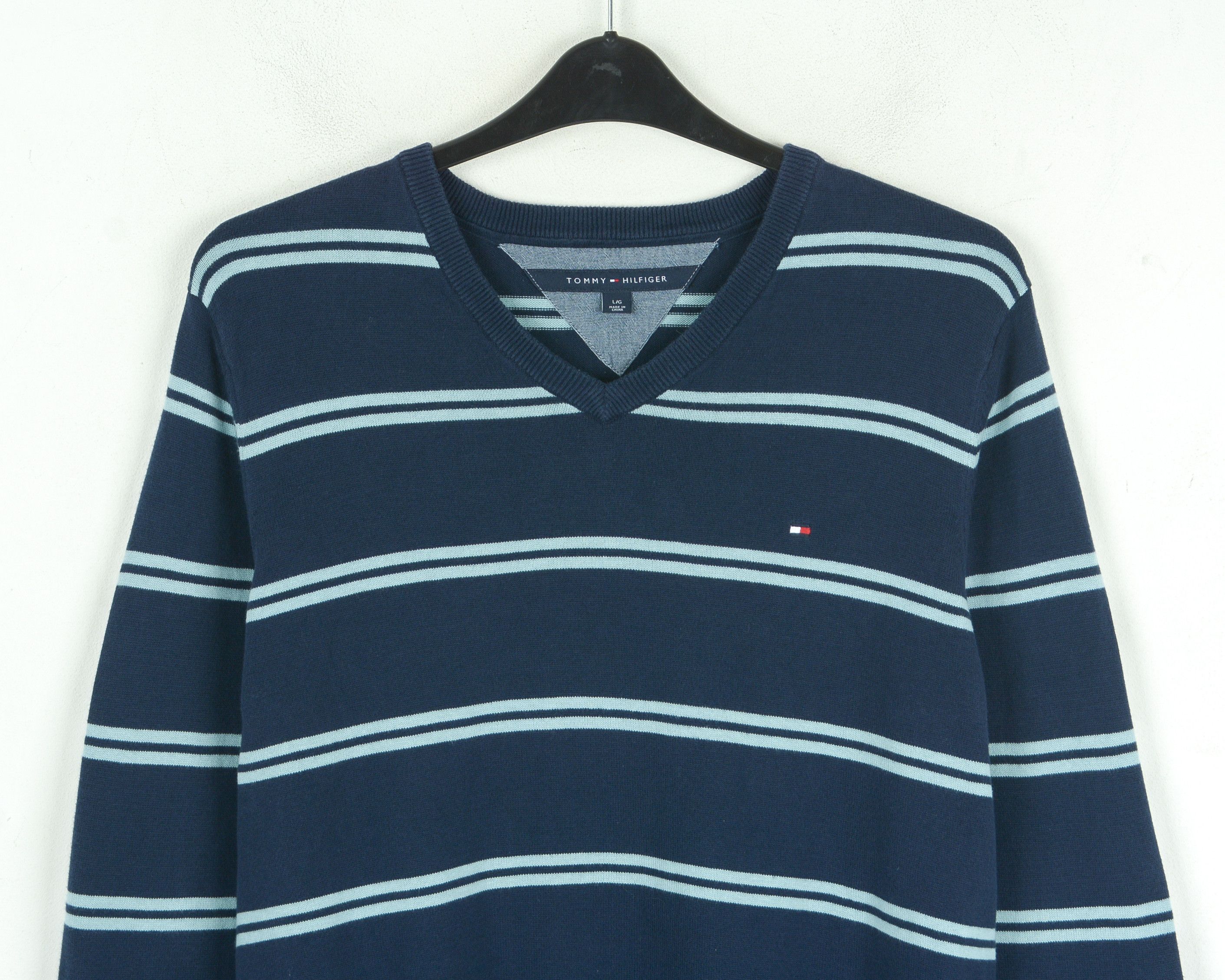 Tommy Hilfiger Men's Pullover Sweater Striped Knit Cotton V Neck Blue Size US L / EU 52-54 / 3 - 2 Thumbnail