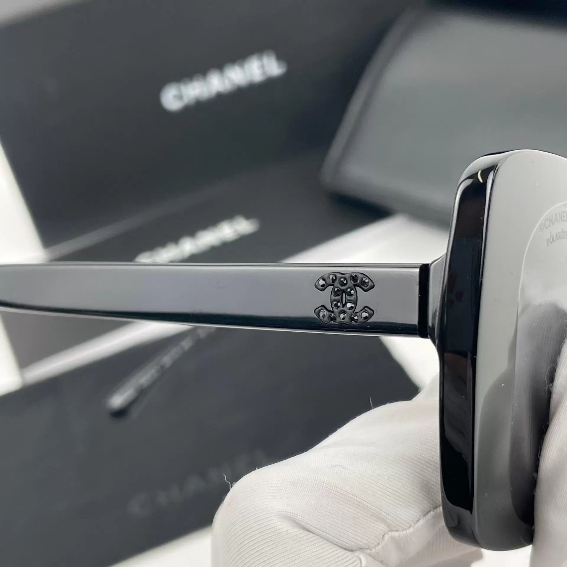 Chanel Chanel Black Resin Sunglasses Size ONE SIZE - 5 Thumbnail