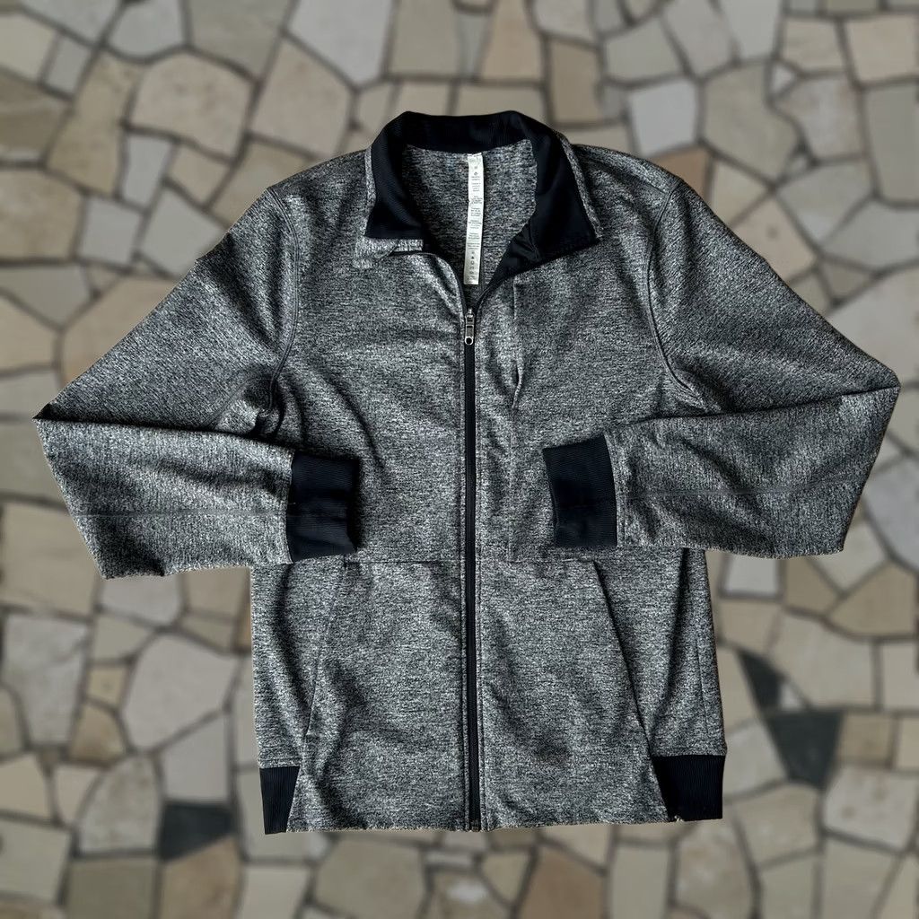 Lululemon VINTAGE Lululemon Gray Warm Up Jacket Full Zip Long Sleeve Distressed Men’s M Size US M / EU 48-50 / 2 - 1 Thumbnail