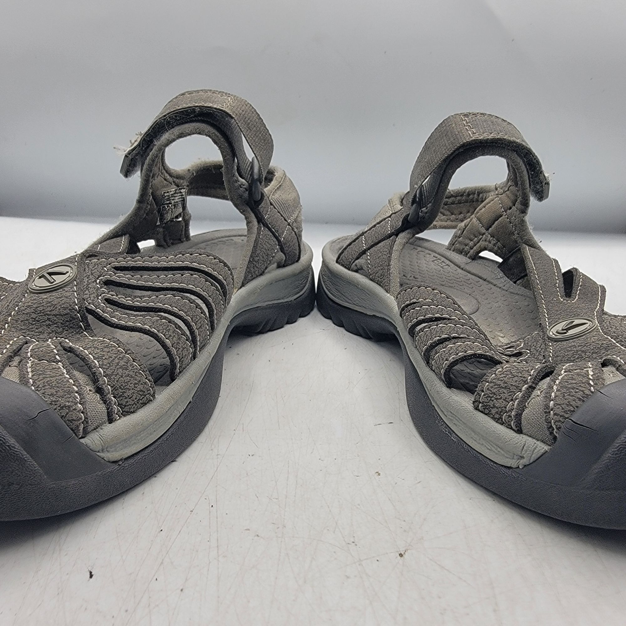KEEN Keen Rose Womens Size 5 Gray Sandals Closed Toe Casual Walki Size US 5 / IT 35 - 3 Thumbnail