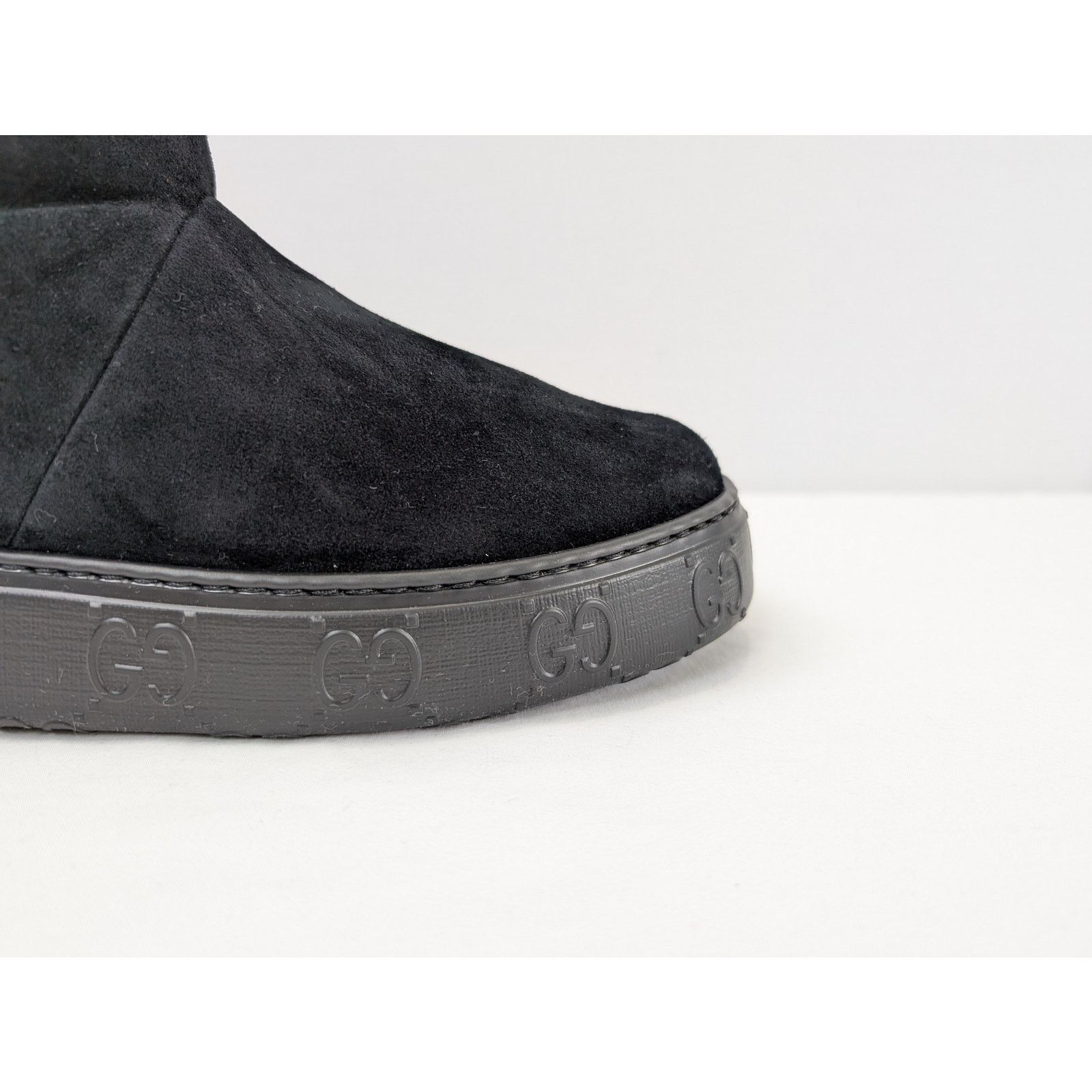 Gucci o1rshd1 Ankle Suede Boots in black with wool lining Size US 10 / IT 40 - 3 Thumbnail
