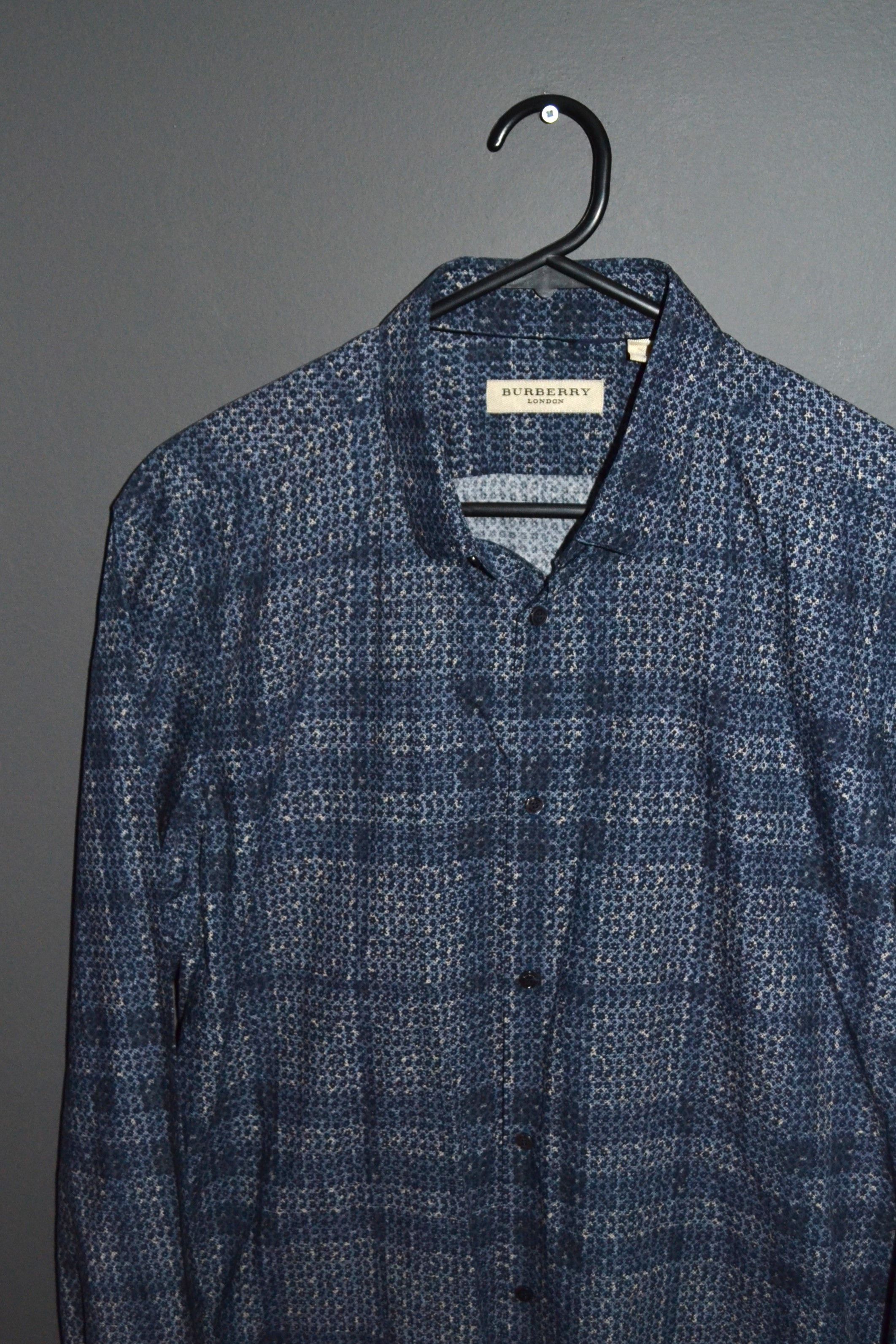 Burberry Burberry Blue Abstract Print L Men's Checkered Shirt Size US L / EU 52-54 / 3 - 3 Thumbnail