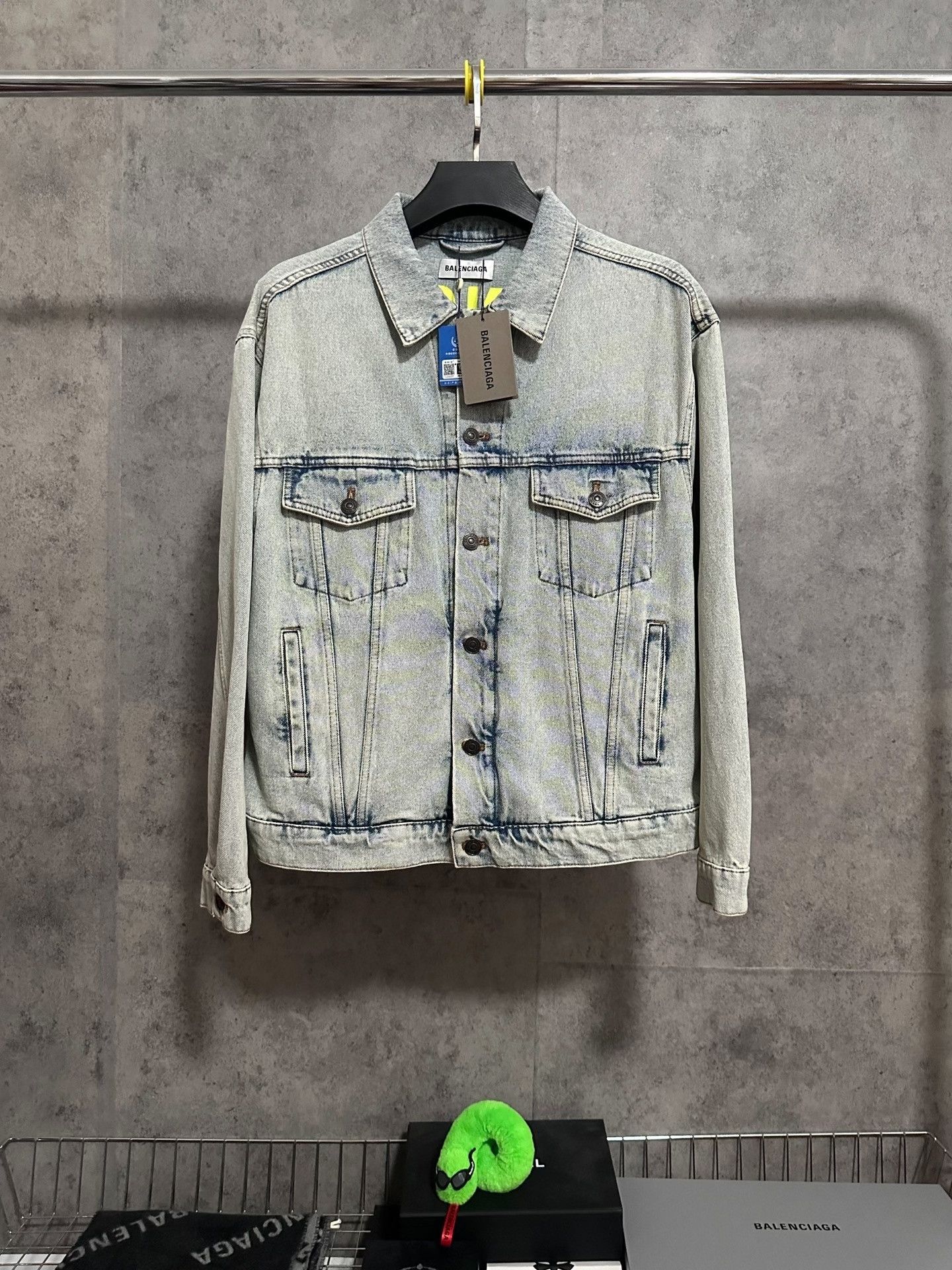 Balenciaga Balenciaga Embroidered Logo Denim Jacket Size US M / EU 48-50 / 2 - 4 Thumbnail